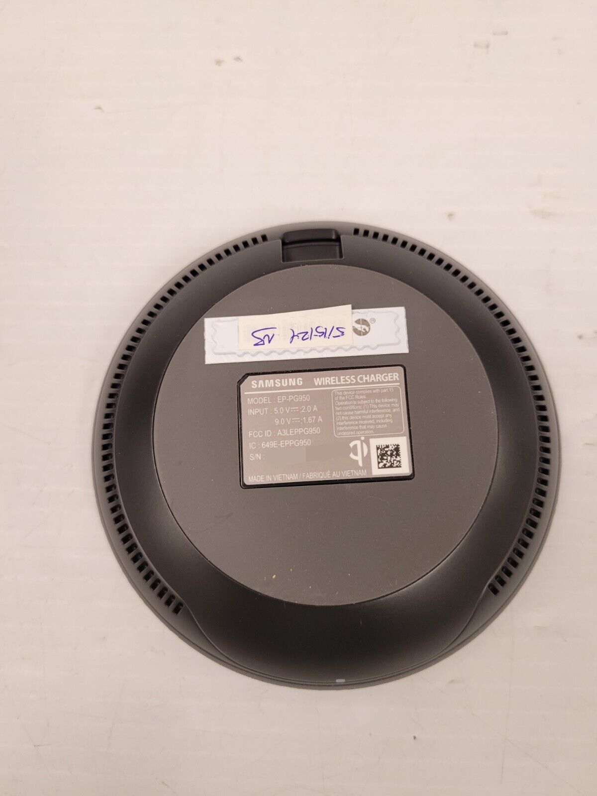 Samsung EP-PG950 Fast Wireless Charger Pad - Qi-Certified 15W Fast Charging for Samsung Galaxy S23/S22/S21/Note20, iPhone 15/14/13/12 - Perfect for Home, Office & Travel