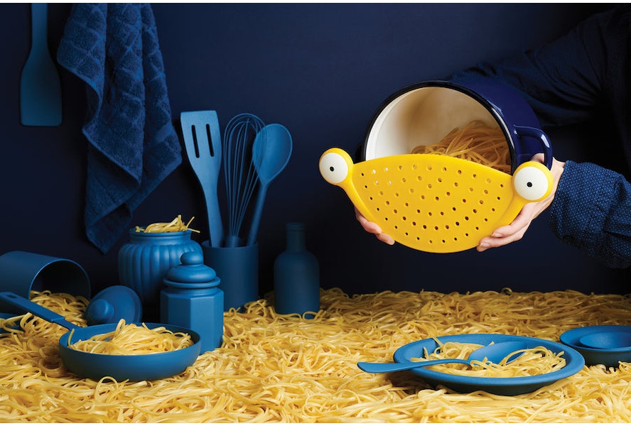 Fun Pasta Strainer for Kids - Dinosaur & Monster Shapes - Easy to Use Colander for Spaghetti, Macaroni & Noodles - Perfect for Family Cooking & Kids Kitchen Activities