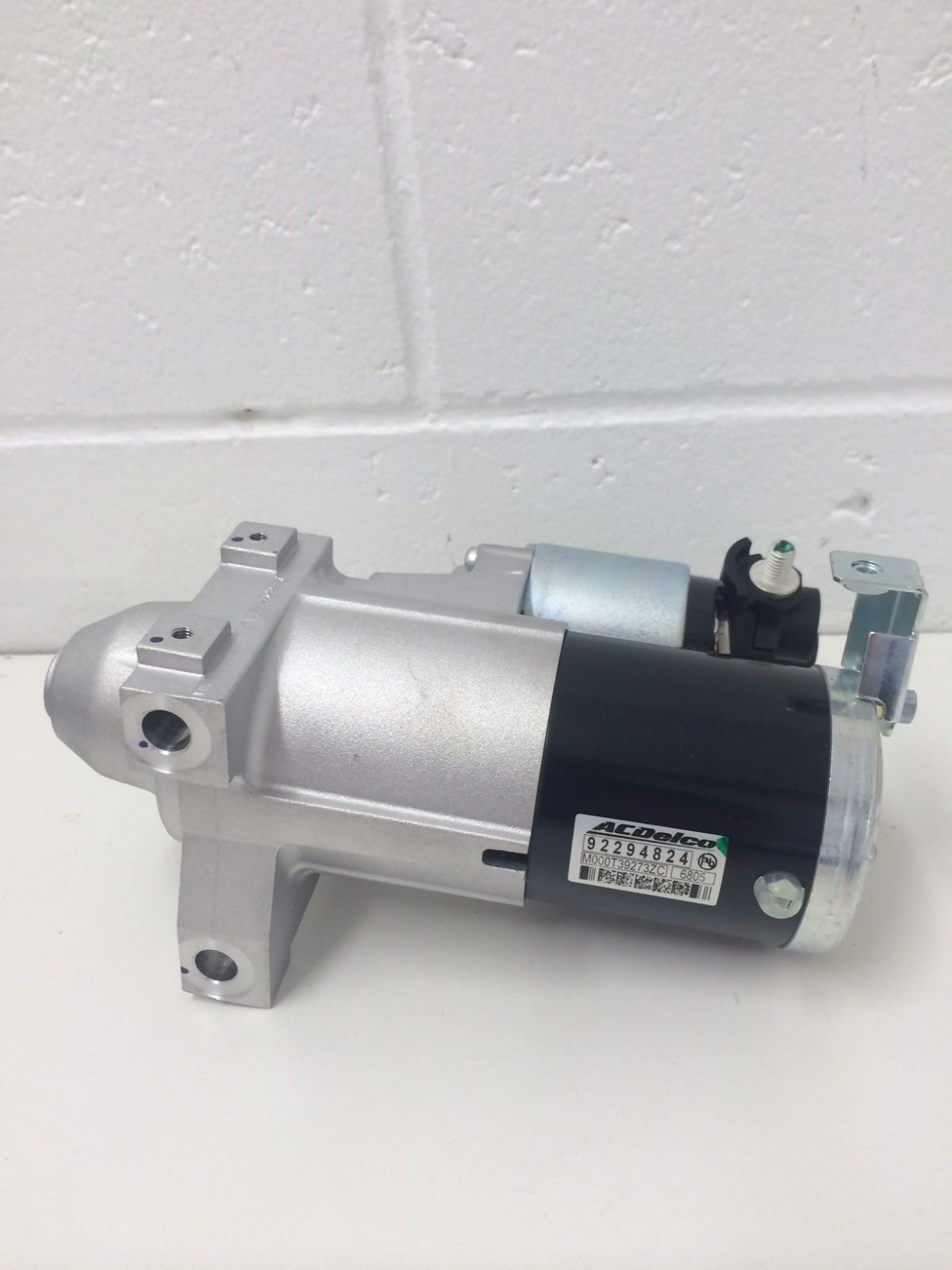 Genuine VF Commodore V8 Starter Motor Part #92294824 - Compatible with L77, LS3, LSA Engines - Perfect for Engine Repair & Performance Upgrades