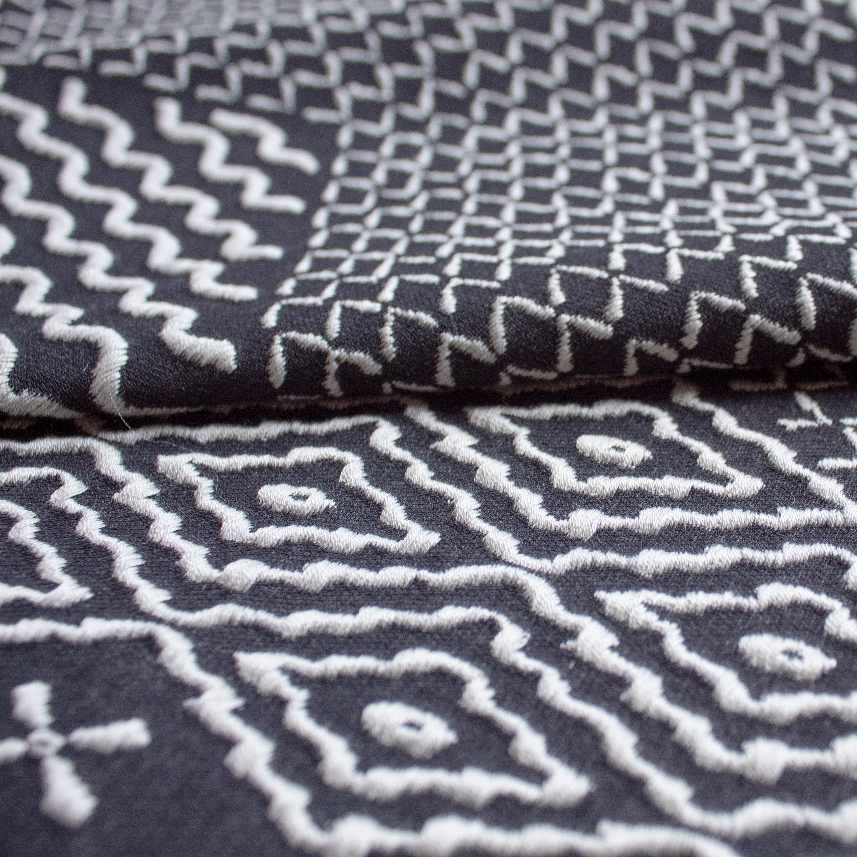 Premium Sashiko Hishi Moyo Japanese Fabric for Embroidery, Quilting & DIY Crafts – Perfect for Boro Stitching, Home Decor & Fashion Accessories