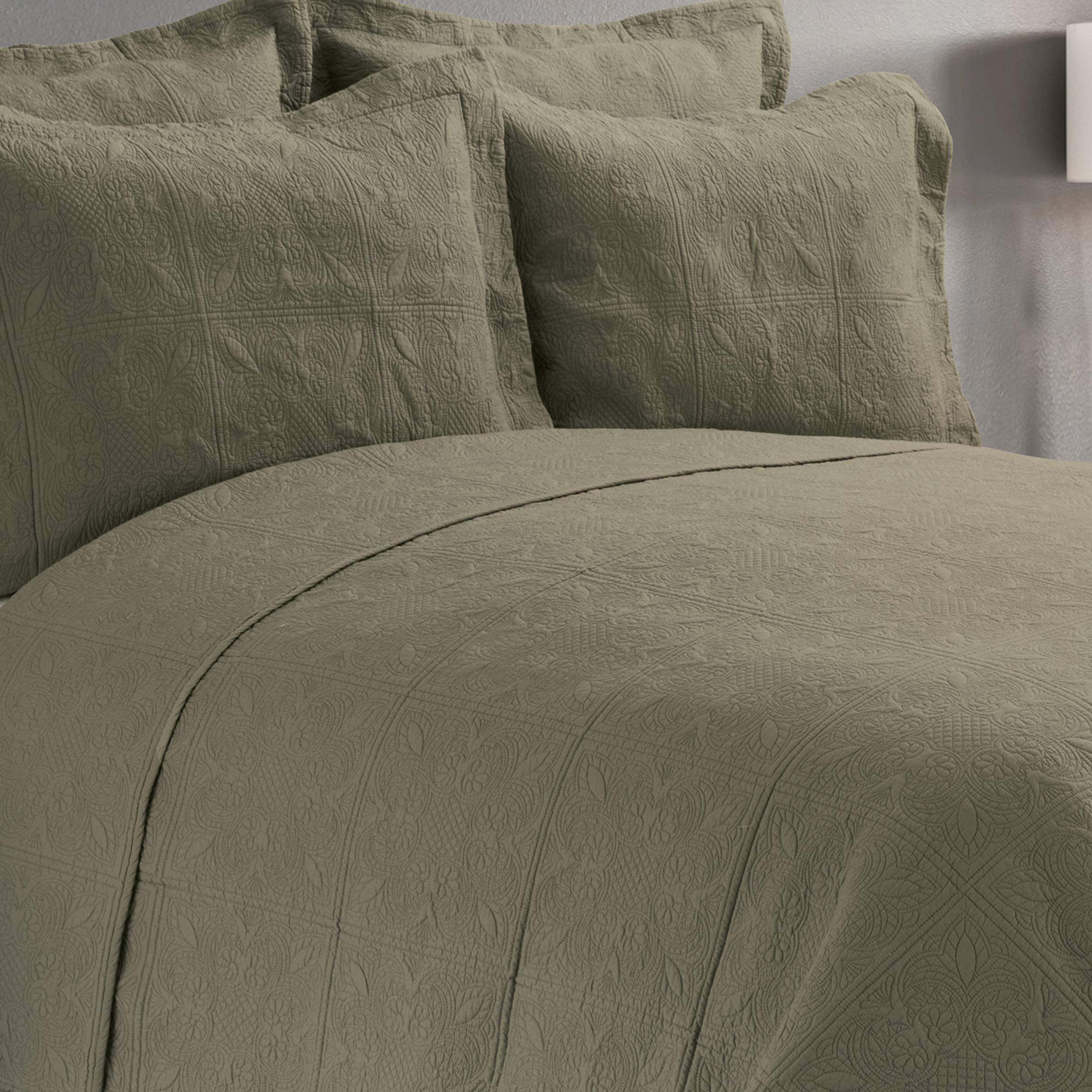 C&F Home Sage King Matelassé Coverlet - Luxury Bedding Set for King Size Beds - Perfect for Master Bedrooms, Guest Rooms & Hotel Decor