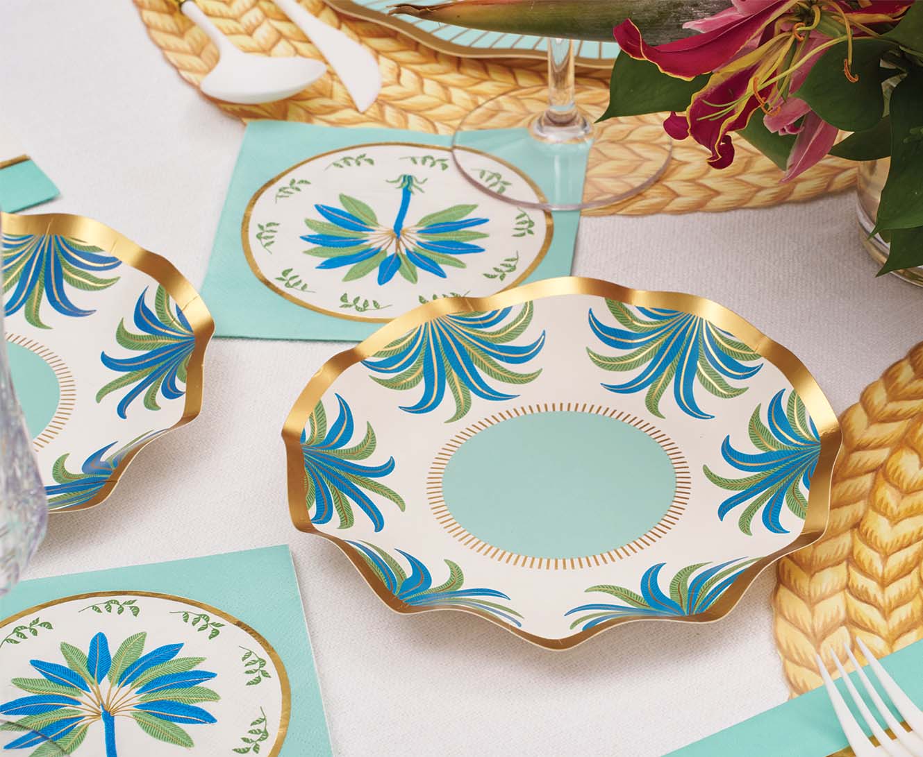 Elegant Preppy Palm Leaf Table Setting - Perfect for Boho Wedding, Tropical Party & Summer Dining Decor