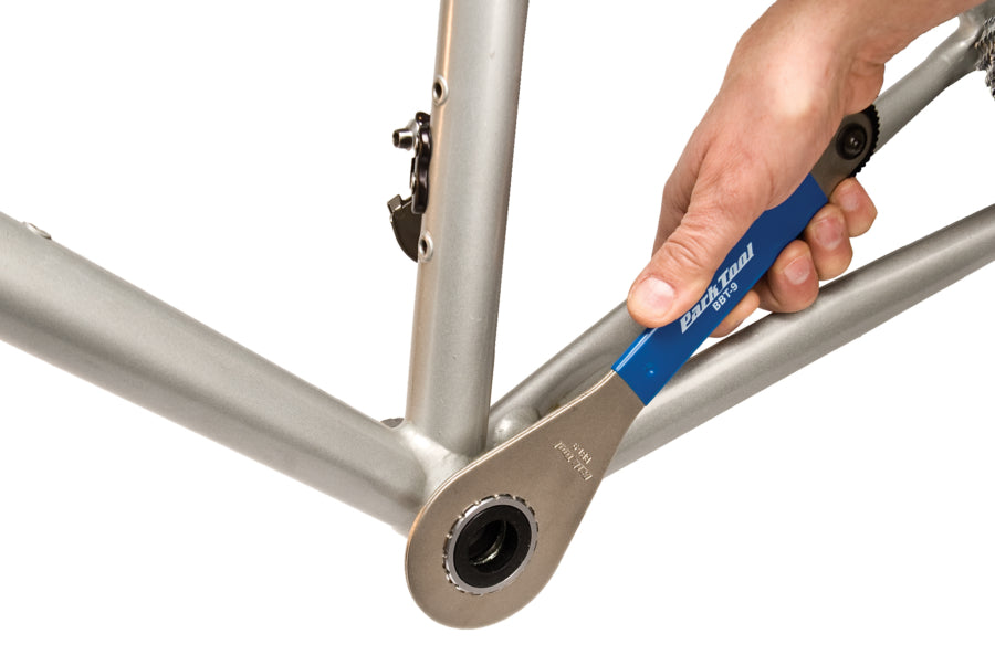 Park Tool BBT-9 Bottom Bracket Tool with Lockring - Professional Bike Repair Kit for Bicycle Maintenance & Tuning - Perfect for Home Mechanics & Bike Shops
