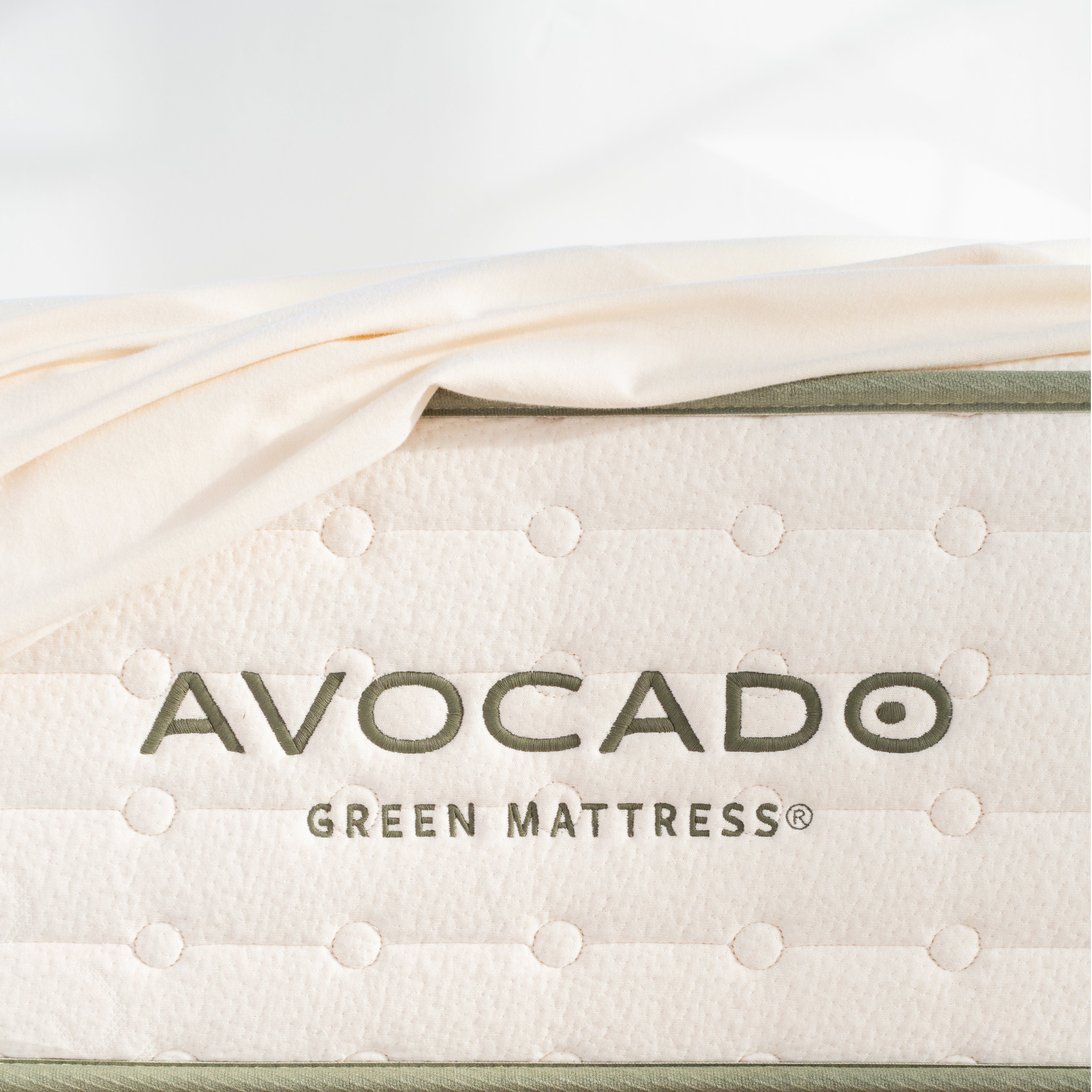 Organic Waterproof Mattress Protector - Queen Size, Hypoallergenic, Breathable & Noise-Free - Perfect for Bedwetting, Allergies & Sweat Protection (Fits 8-14