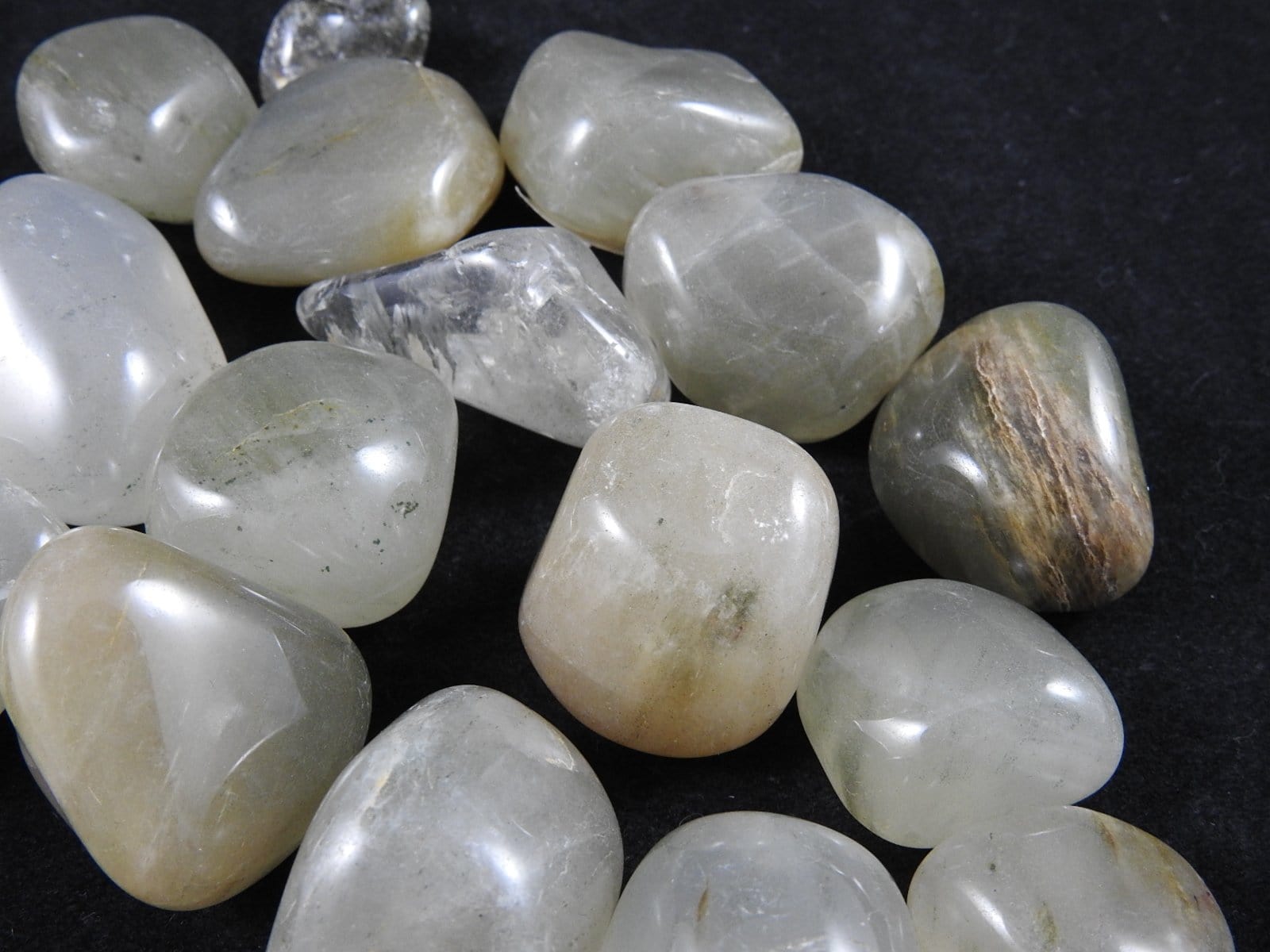 Natural Chlorite Quartz Tumbled Stones - Healing Crystals for Meditation, Reiki & Energy Work - Perfect for Home Decor, Jewelry Making & Spiritual Practices