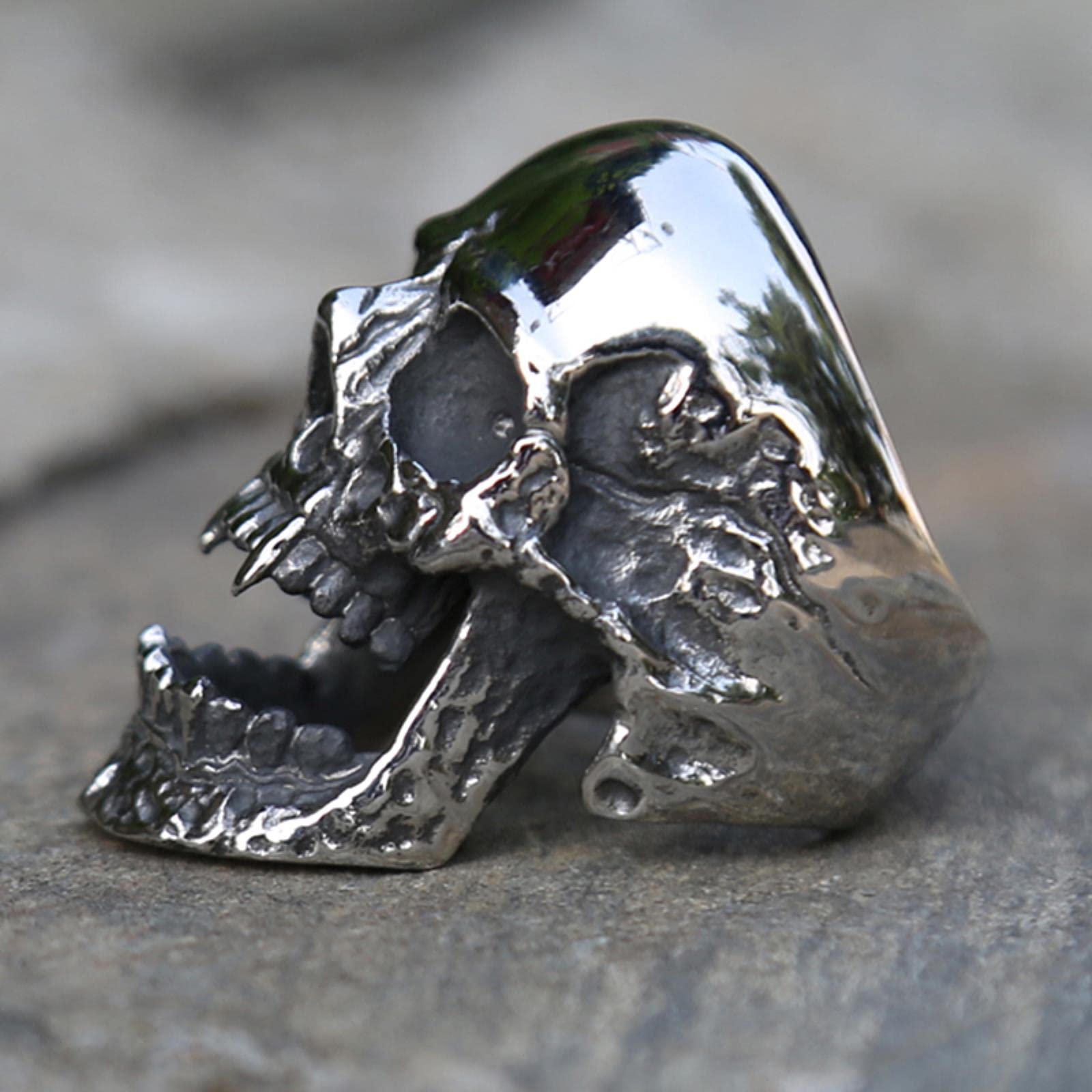 Stainless Steel Vampire Skull Ring for Men & Women - Gothic Punk Biker Jewelry - Unique Gift for Friends - Perfect for Halloween, Cosplay, and Dark Fashion Accessories
