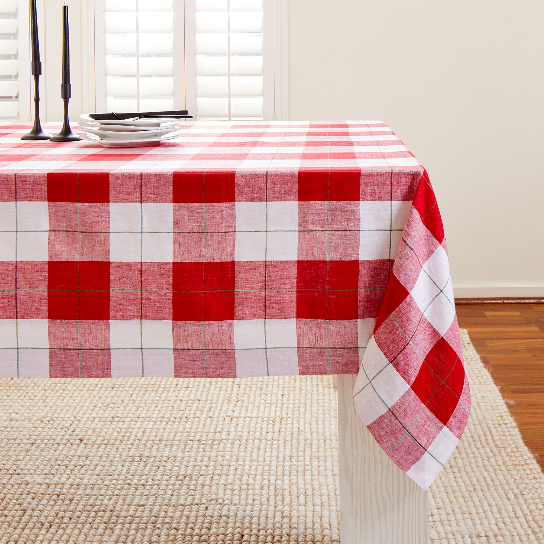 Festive Plaid Tablecloth for Christmas - Holiday Dining Decor, Perfect for Parties & Family Gatherings