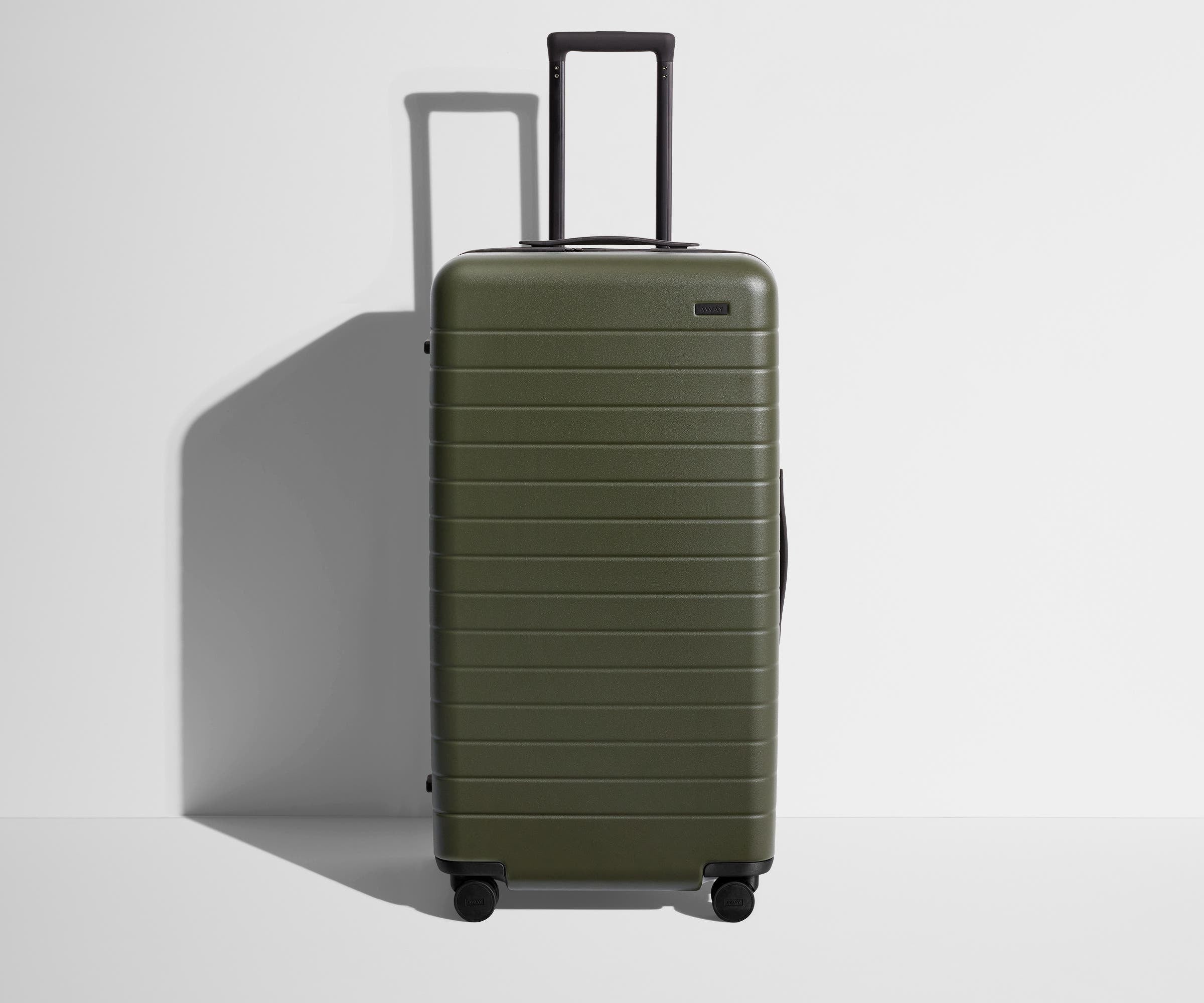 Durable Travel Trunk Luggage - Spacious Carry-On Suitcase for Airplane & Train Trips - Perfect for Business Travel & Vacation Packing