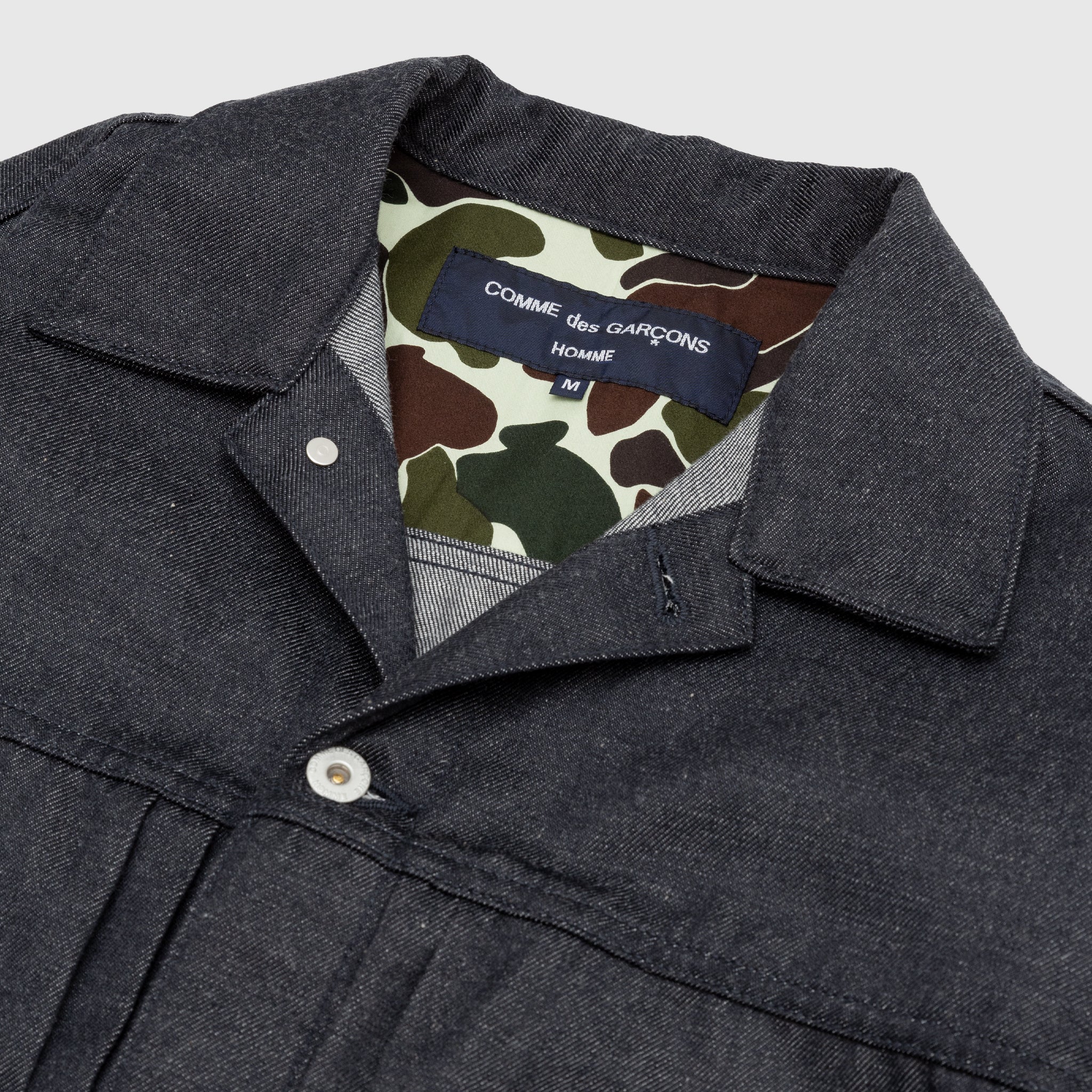 Men's Vintage Denim Trucker Jacket - Classic Fit, Distressed Wash - Perfect for Casual Outfits & Layering