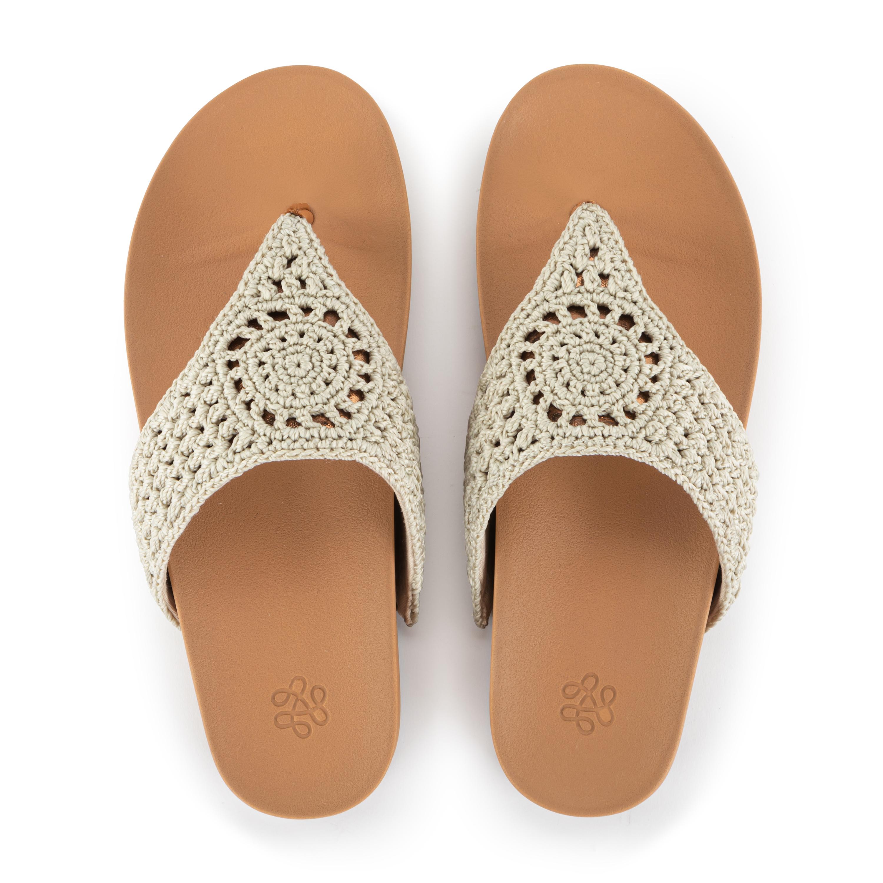 Everly Women's Comfortable Flat Sandals - Lightweight & Breathable Summer Shoes for Walking, Beach, and Casual Outings