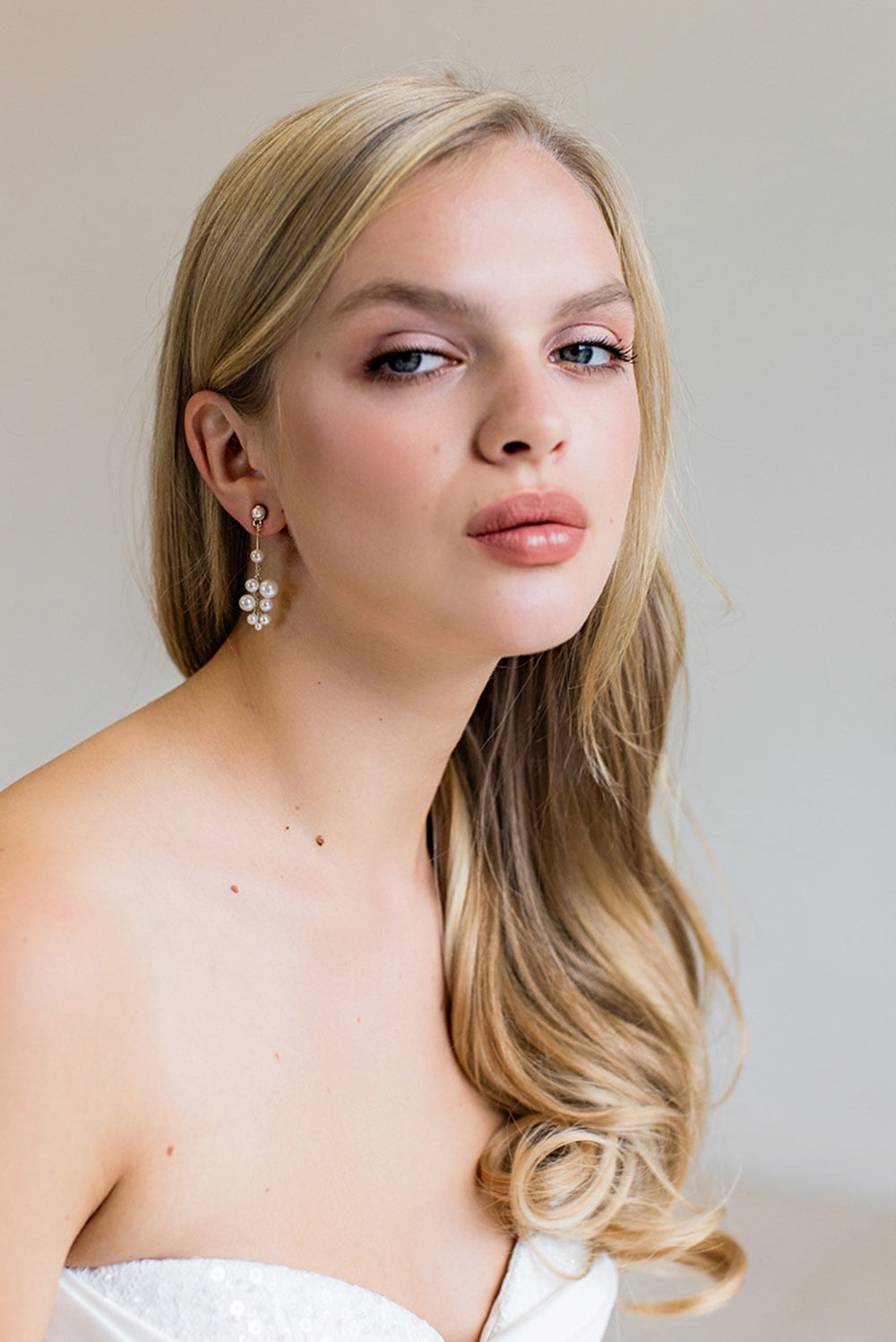 NAPHELE Elegant Dangle Earrings for Women - Hypoallergenic Gold Plated Jewelry - Perfect for Parties, Weddings & Everyday Wear