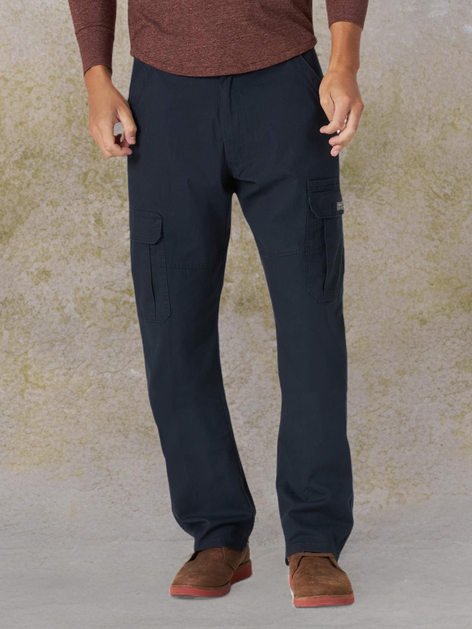 Wrangler Men's Relaxed Fit Stretch Cargo Pants - Comfortable Work & Outdoor Pants for Hiking, Camping & Casual Wear