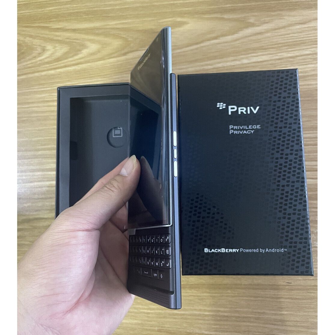 BlackBerry Priv - 32GB Smartphone Unlocked for AT&T GSM - Perfect for Business Professionals & Secure Mobile Communication