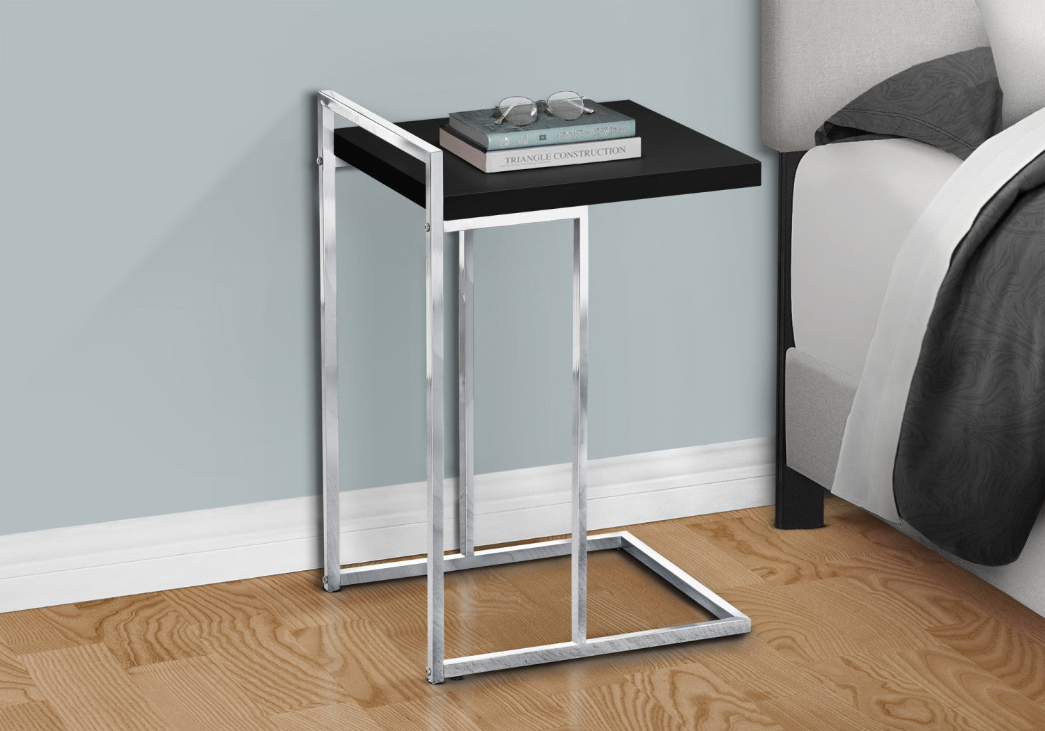 Modern Black Cedar Side Table - Rustic End Table for Living Room, Bedroom & Patio - Durable Wood Nightstand with Natural Grain