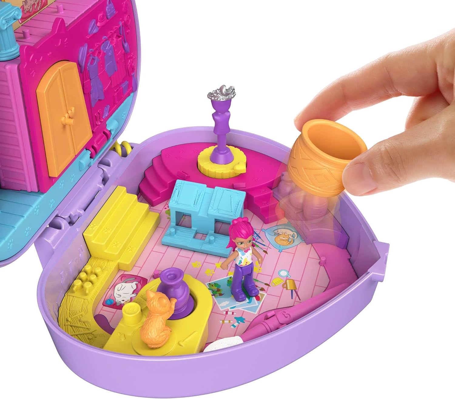 Polly Pocket Starring Shani Art Studio Compact - Fashionable Miniature Makeup Case for Girls, Perfect for Travel & Play