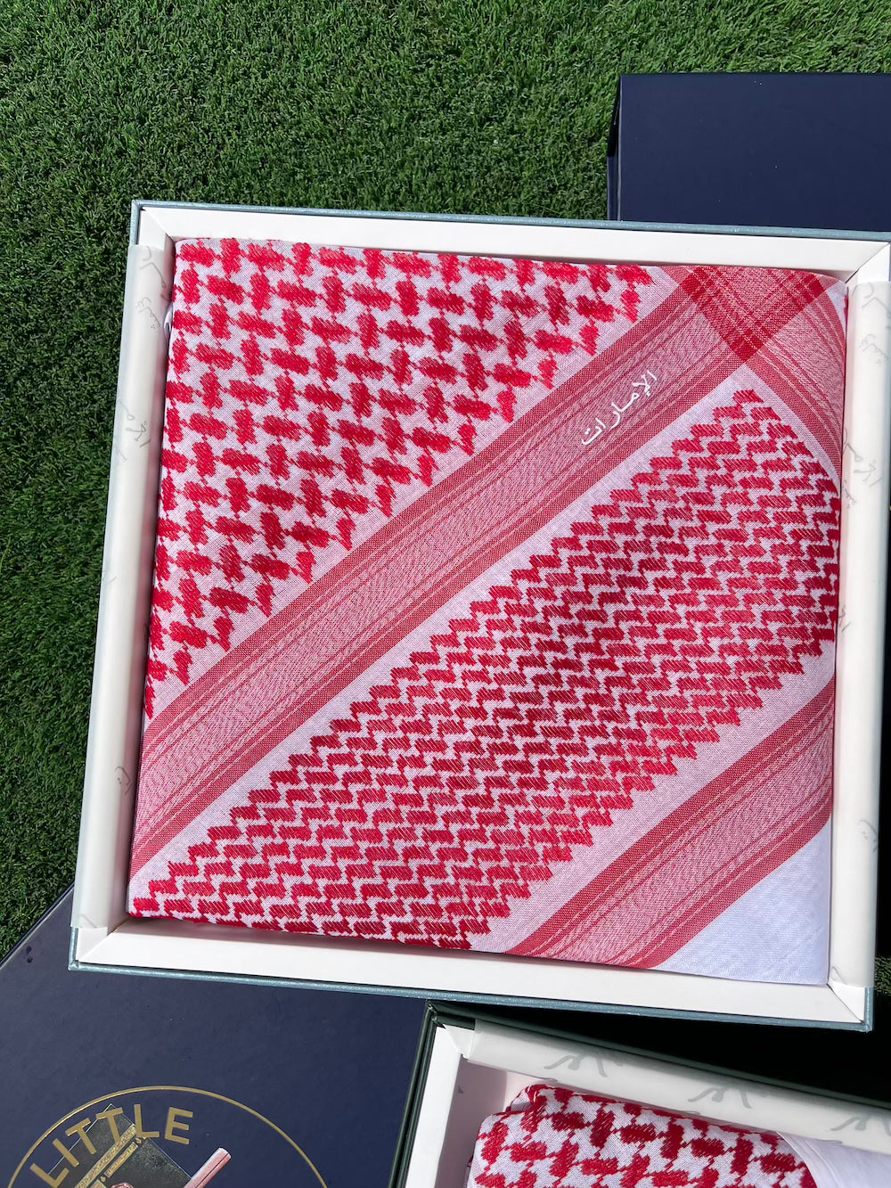 Luxury Unisex Red & White Shemagh Keffiyeh Scarf - Authentic Riyadh Style for Men & Women - Perfect for Desert Travel, Outdoor Adventures & Fashion Accessories