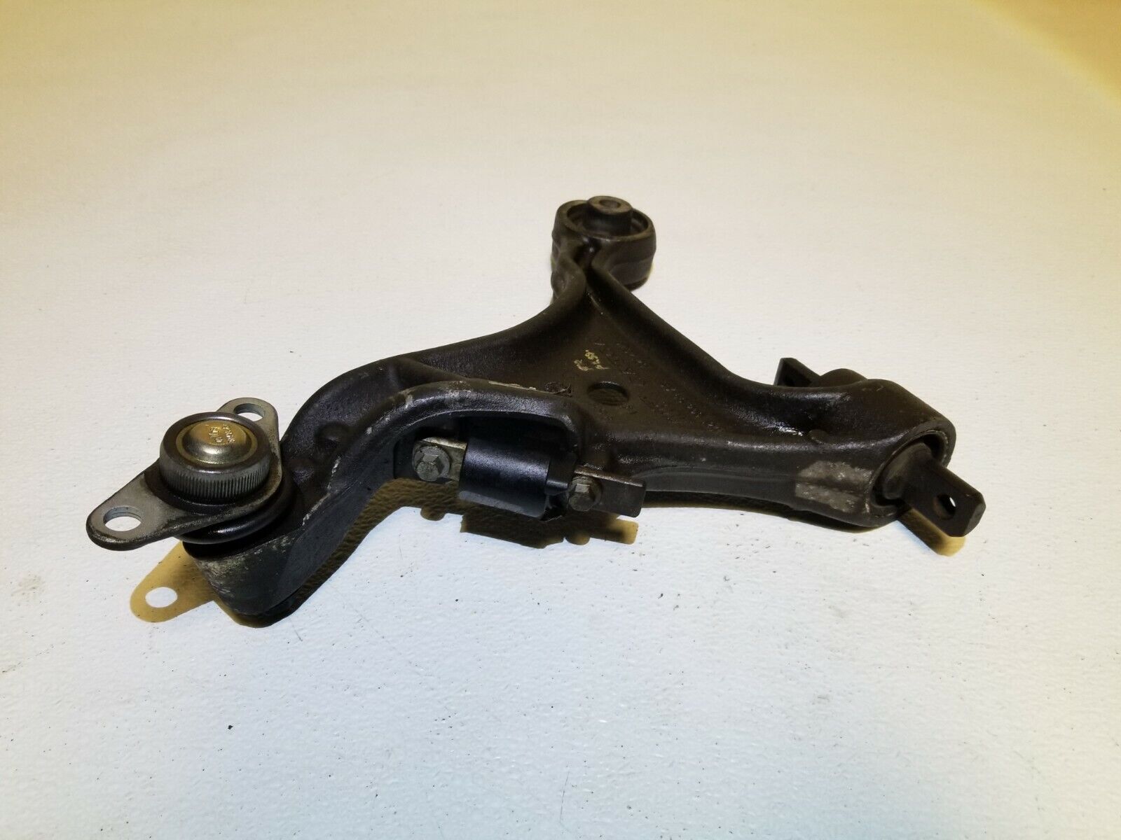 Volvo S60 Front Passenger Side Lower Control Arm 2005-2009 OEM Replacement Part - Perfect for Suspension Repair & Maintenance
