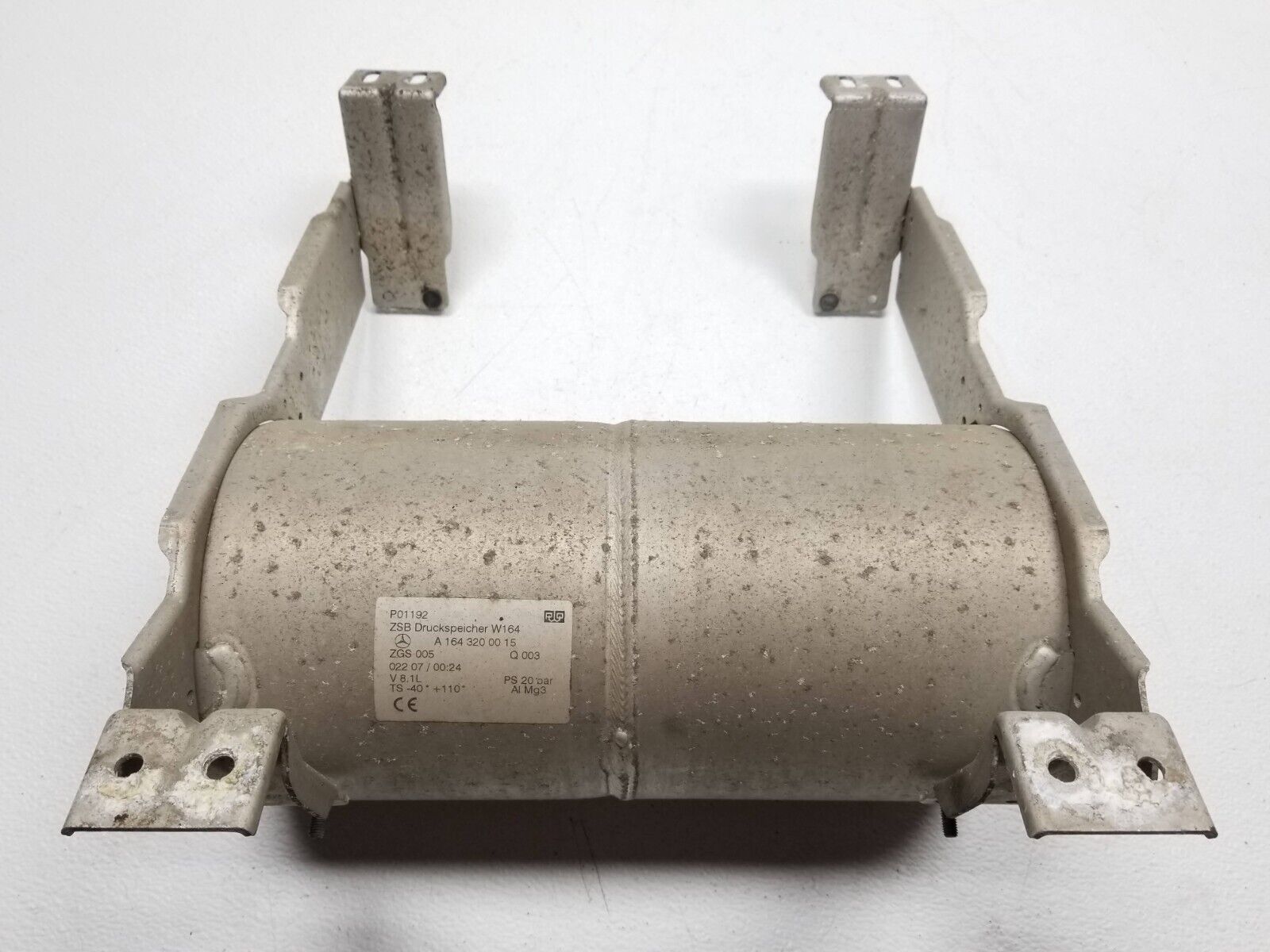 2006-2011 Mercedes ML500 Air Suspension Tank Reservoir OEM A1643200015 - Replacement Part for Smooth Ride & Off-Road Adventures