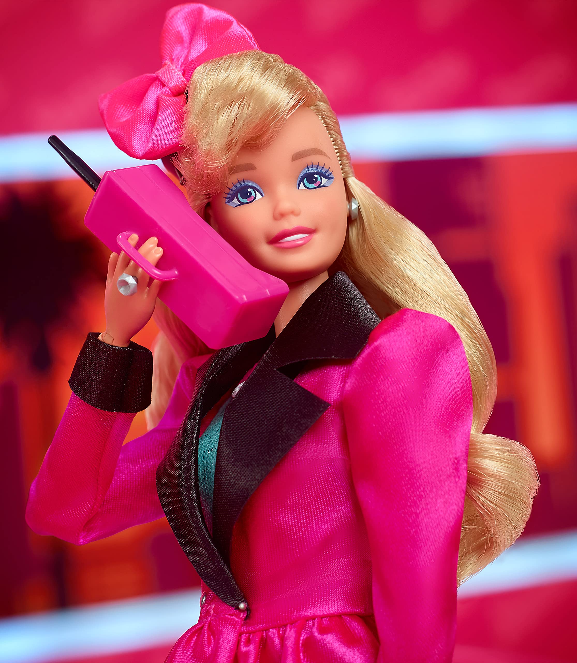 Barbie Rewind 80s Edition Career Girl Doll - 11.5-inch Blonde Fashion Doll with Blazer, Houndstooth Skirt & Accessories, Includes Cassette Tape Stand - Perfect Gift for Collectors & Nostalgic 80s Fashion Display