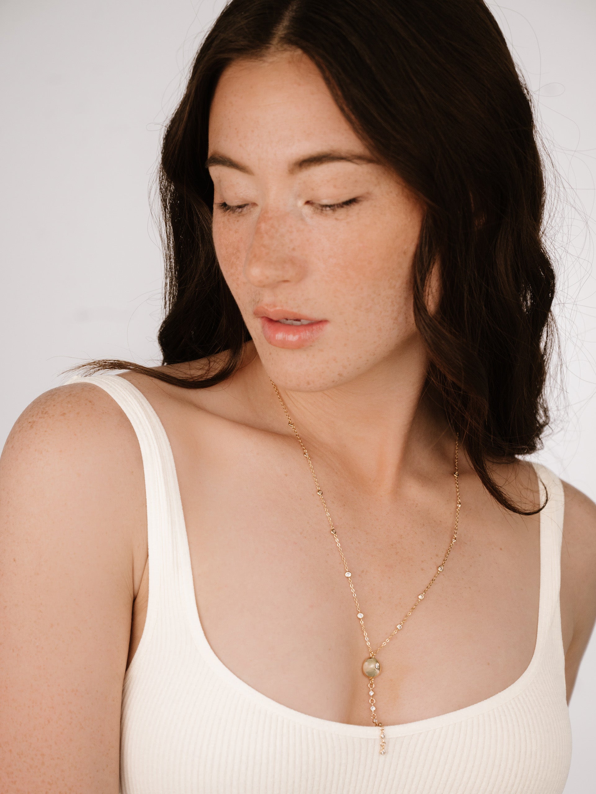 Elegant Polished Pebble Crystal Chain Lariat Necklace - Perfect for Evening Parties, Weddings & Special Occasions