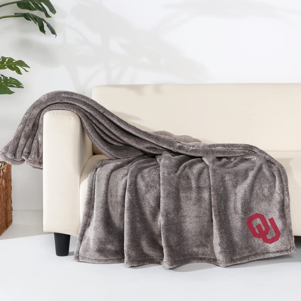Oklahoma Sooners Plush Throw Blanket - Soft University of Oklahoma Football Blanket for Bed, Couch & Stadium - OU Sooners Team Logo Fleece Blanket for Home Decor & Game Day