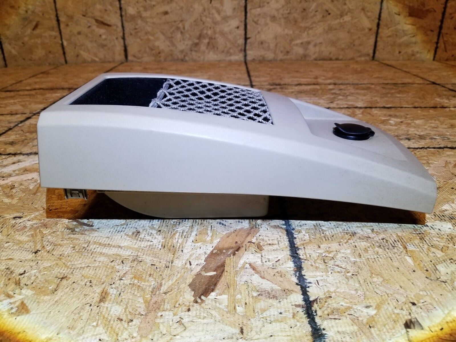 2005-2009 Cadillac SRX Center Console Rear Trim Cover Replacement - OEM Style for Enhanced Interior & Comfort While Driving
