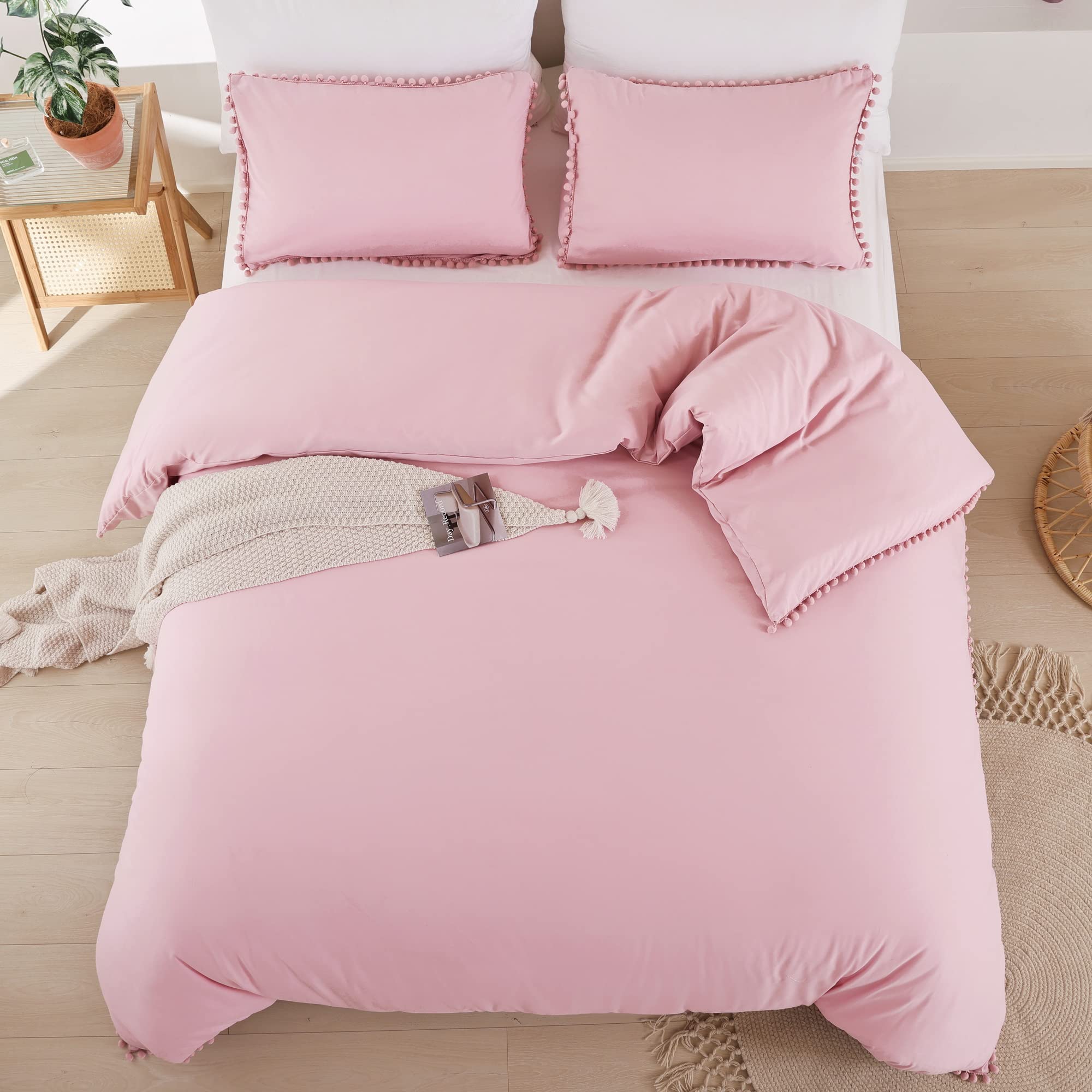 YIRDDEO Queen Comforter Set with Pom Fringe - 3 Piece Soft Bedding for All Seasons in Dust Pink, Perfect for Master Bedroom Decor