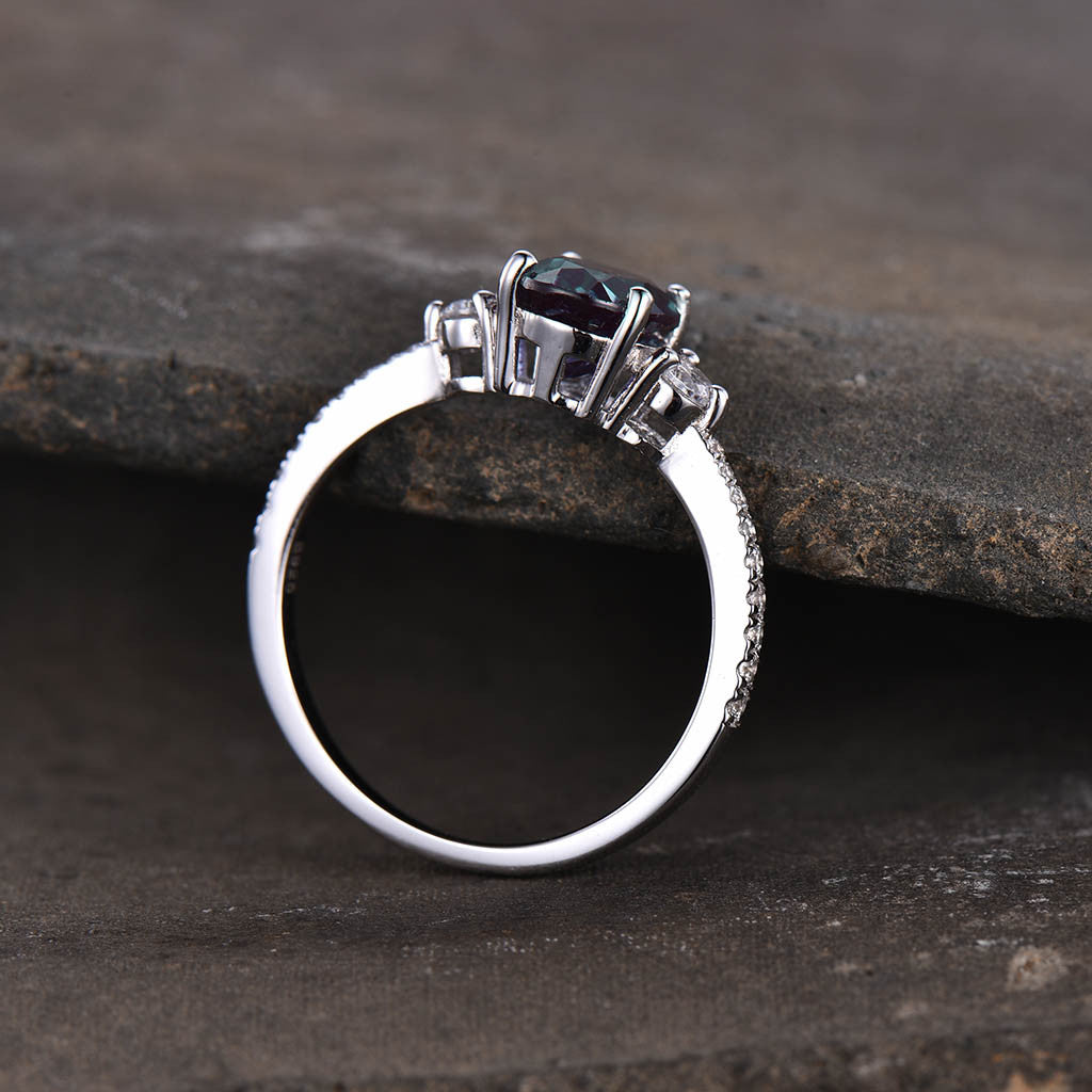 Three Stone Color Changing Lab-Created Oval Alexandrite Engagement Ring for Women – Perfect for Proposals, Weddings & Anniversary Gifts