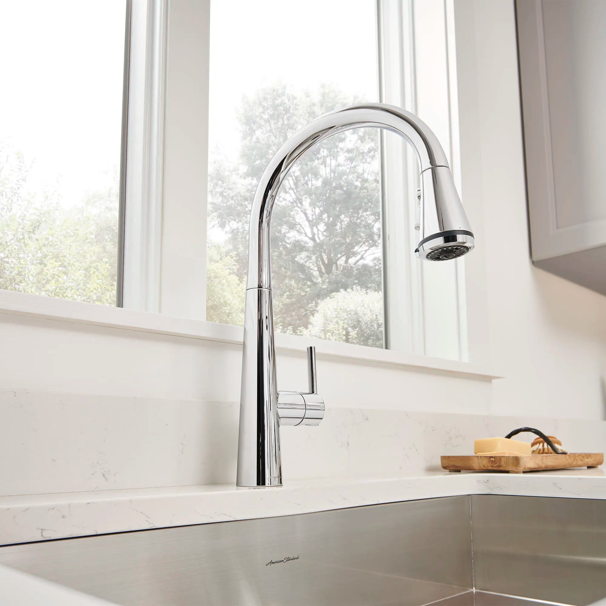 Edgewater® Single Handle Pull Down Kitchen Faucet with 3 Spray Modes - 1.8 GPM (6.8 L/min) High Arc Brushed Nickel - Perfect for Modern Kitchens & Busy Home Chefs
