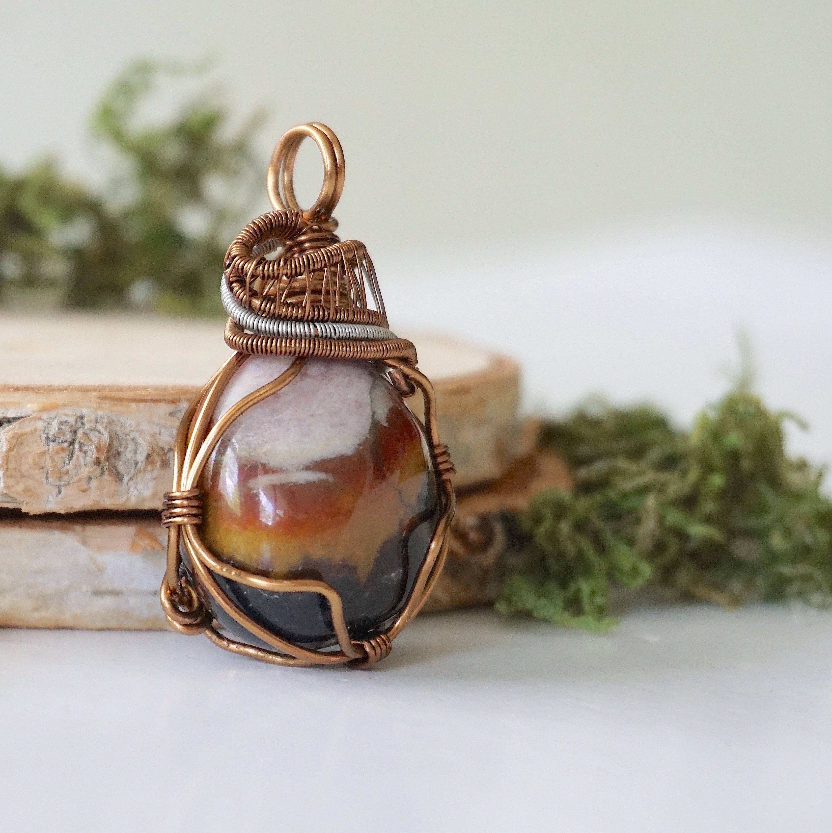 Natural Sardonyx Crystal Necklace for Women - Healing Stone Jewelry for Energy Balance & Protection | Perfect for Meditation, Yoga & Spiritual Gifts