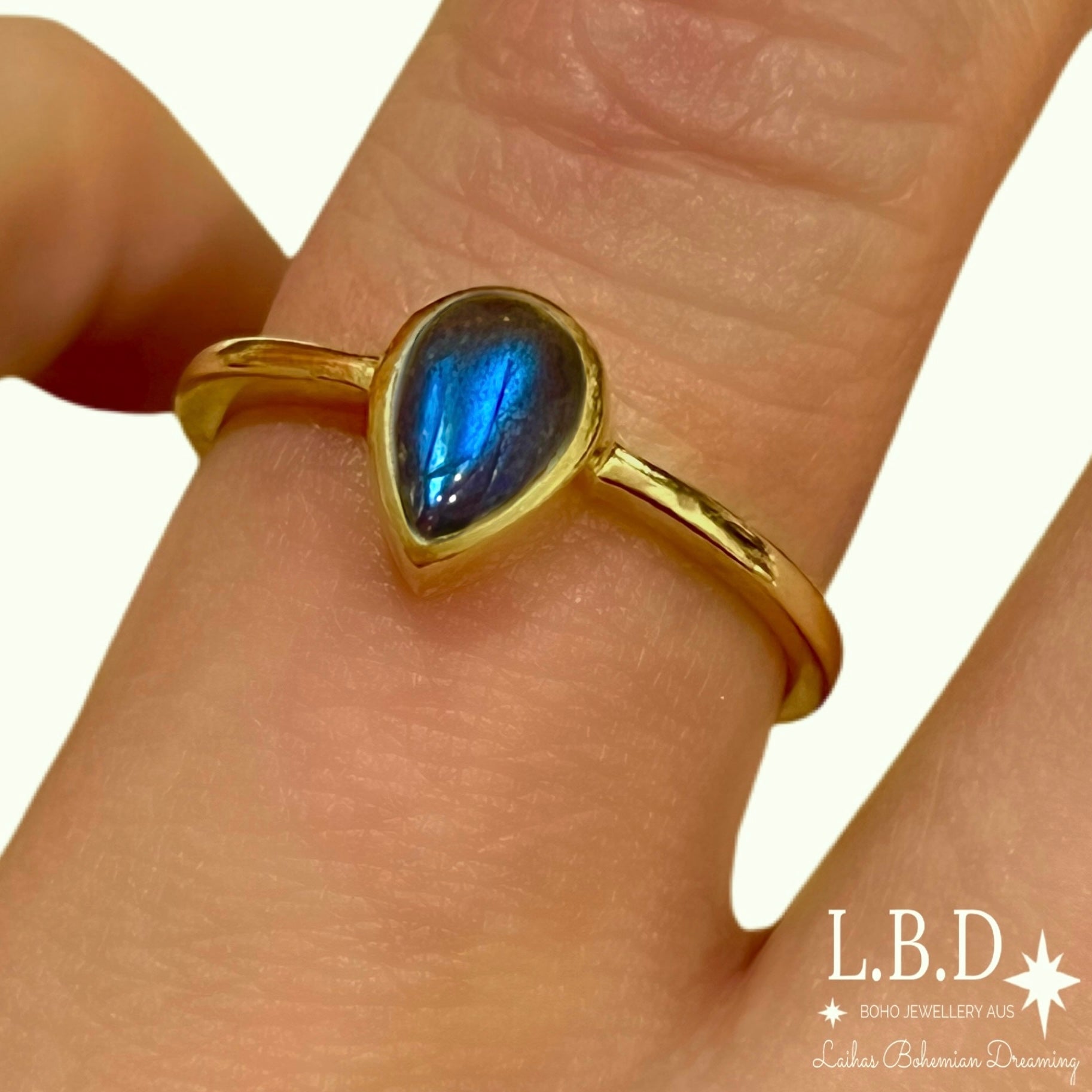 Laihas Mini Tearing Spirit Gold Labradorite Ring - Elegant Gemstone Jewelry for Women | Perfect for Everyday Wear, Special Occasions & Gift Giving