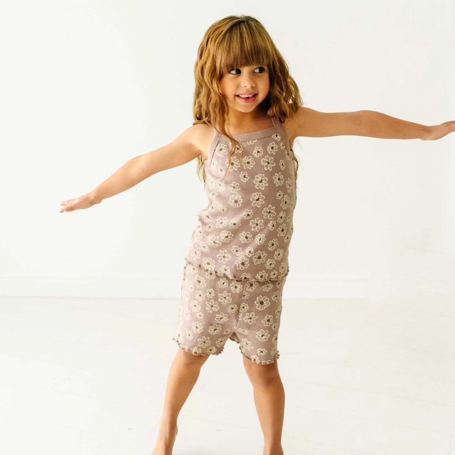 Organic Spaghetti Top & Shorts Set with Daisies Print - Women's Summer Outfit for Beach, Vacation & Casual Wear