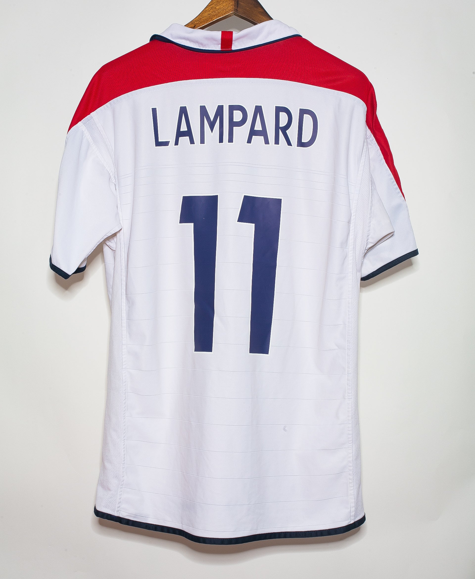 2003 England Home Soccer Jersey #11 Frank Lampard XL - Vintage Football Shirt for Fans & Collectors - Perfect for Matches, Gifts & Memorabilia Display