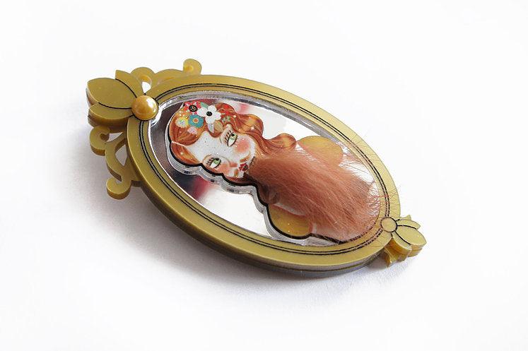 Laliblue Bearded Woman Halloween Brooch Pin - Unique Funny Costume Accessory for Halloween Parties, Cosplay & Themed Events