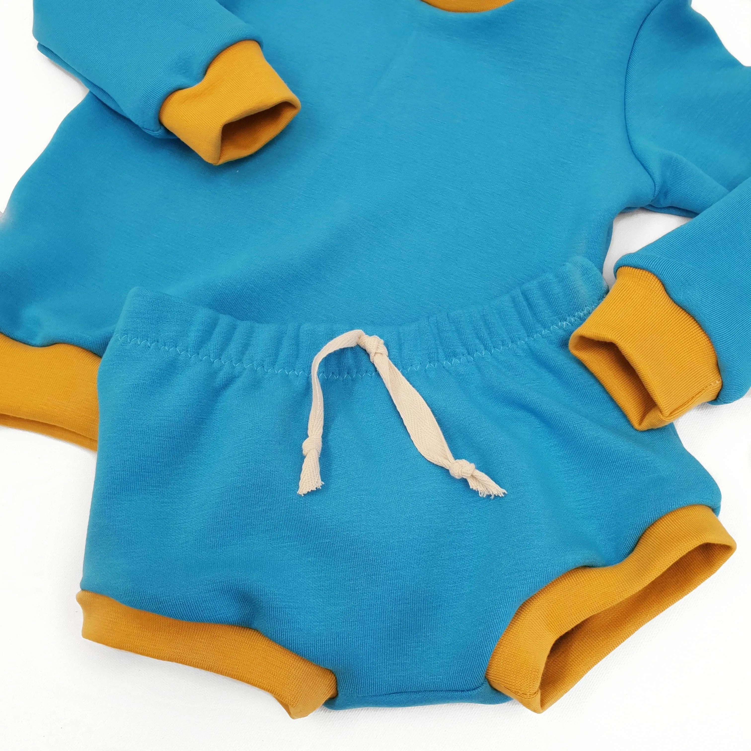 Vintage Color Block Blue Bummies - Retro Style Unisex Hoodie for Men & Women | Perfect for Casual Wear, Street Fashion & 90s Outfits