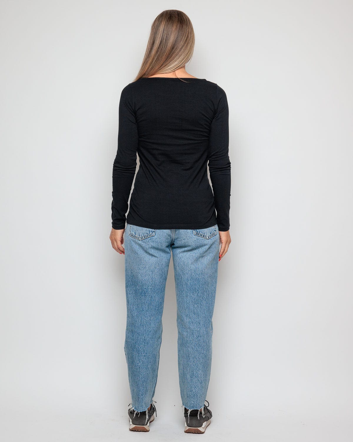 Premium Soft Cotton Long Sleeve T-Shirt for Men & Women - Comfortable Black Basic Tee for Casual Wear, Layering & Everyday Outfits