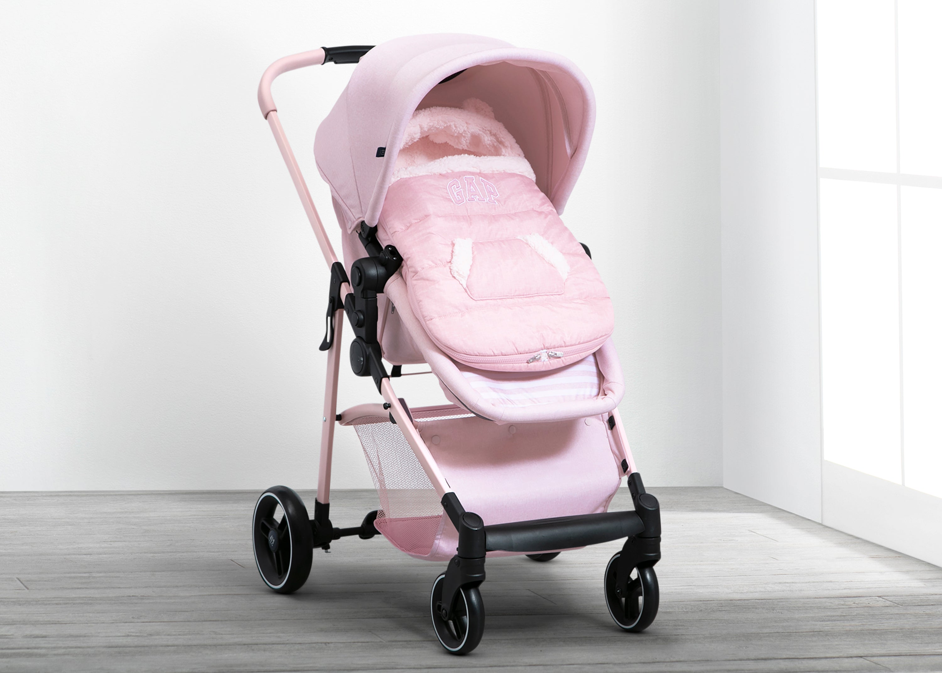 BabyGap Infant Stroller Footmuff - Warm & Cozy Winter Stroller Cover for Newborns & Toddlers - Perfect for Cold Weather, Snowy Days & Outdoor Adventures