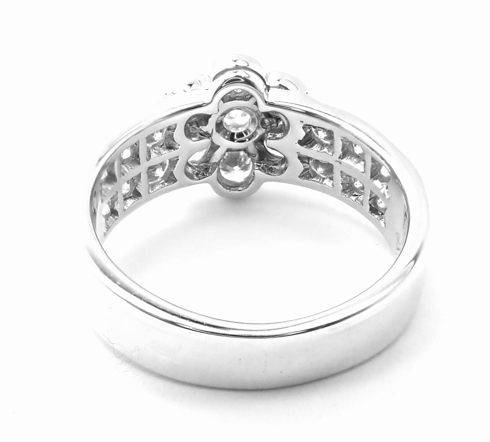 Authentic Van Cleef & Arpels 18k White Gold Diamond Fleurette Flower Ring - Luxury Jewelry for Women, Elegant Gift for Anniversary, Wedding & Special Occasions