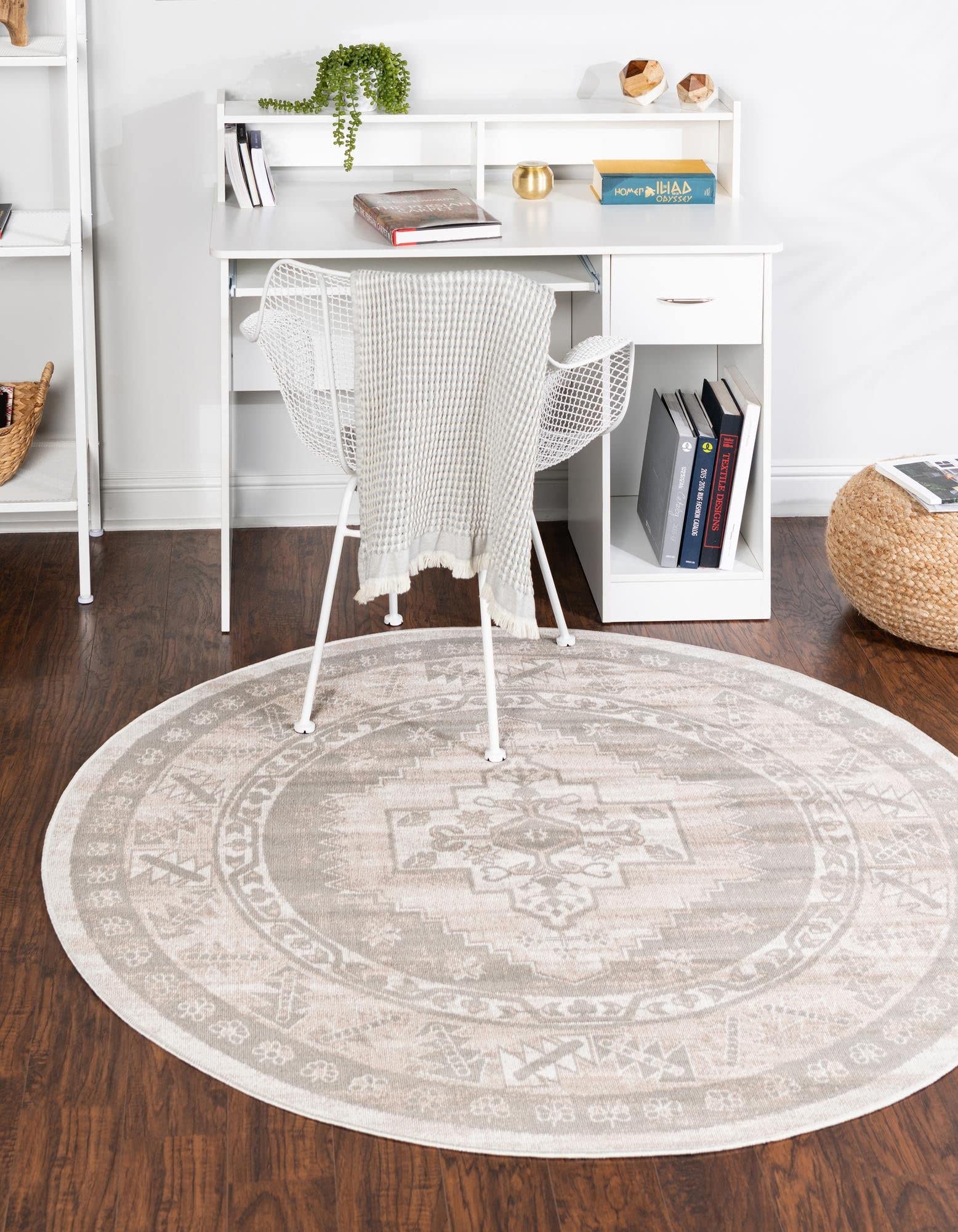 Unique Loom Whitney Collection Southwestern Geometric Area Rug 5' Round - Cloud Gray | Boho Chic Home Decor for Living Room, Bedroom & Office