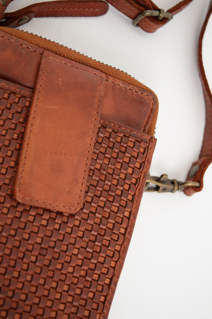 Premium Genuine Leather Handbag 500 in Cognac - Stylish & Durable Women's Shoulder Bag for Work, Travel & Everyday Use
