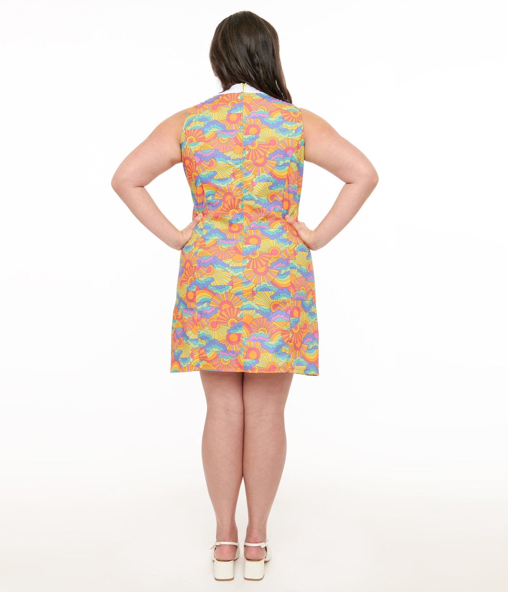 Smak Parlour Plus Size 1960s Happy Groovy Rainbows Mod Shift Dress - Vintage Inspired Floral Swing Dress for Women, Retro 60s Style Party Outfit - Perfect for Music Festivals, Costume Parties & Boho Fashion