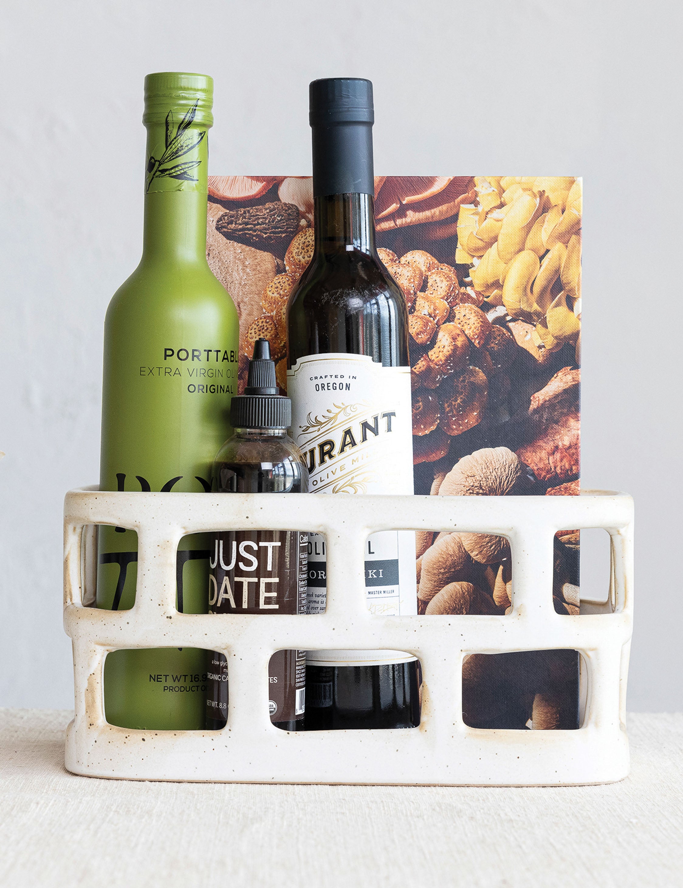 Benning Stoneware Basket - Handcrafted Ceramic Fruit & Bread Basket for Kitchen, Dining Table & Farmhouse Decor | Perfect for Rustic Home, Wedding Gift & Country Style Decorating