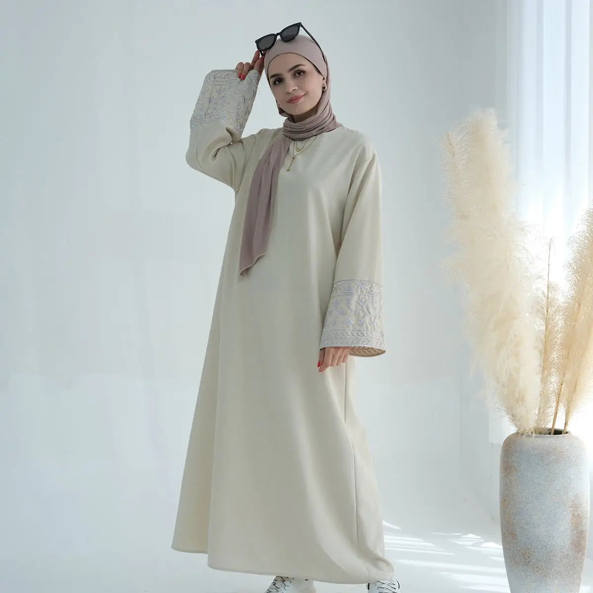 Elegant Muslim Women's Embroidery Sleeve Abaya Dress - Modest Islamic Prayer Dress for Mosque, Eid & Special Occasions