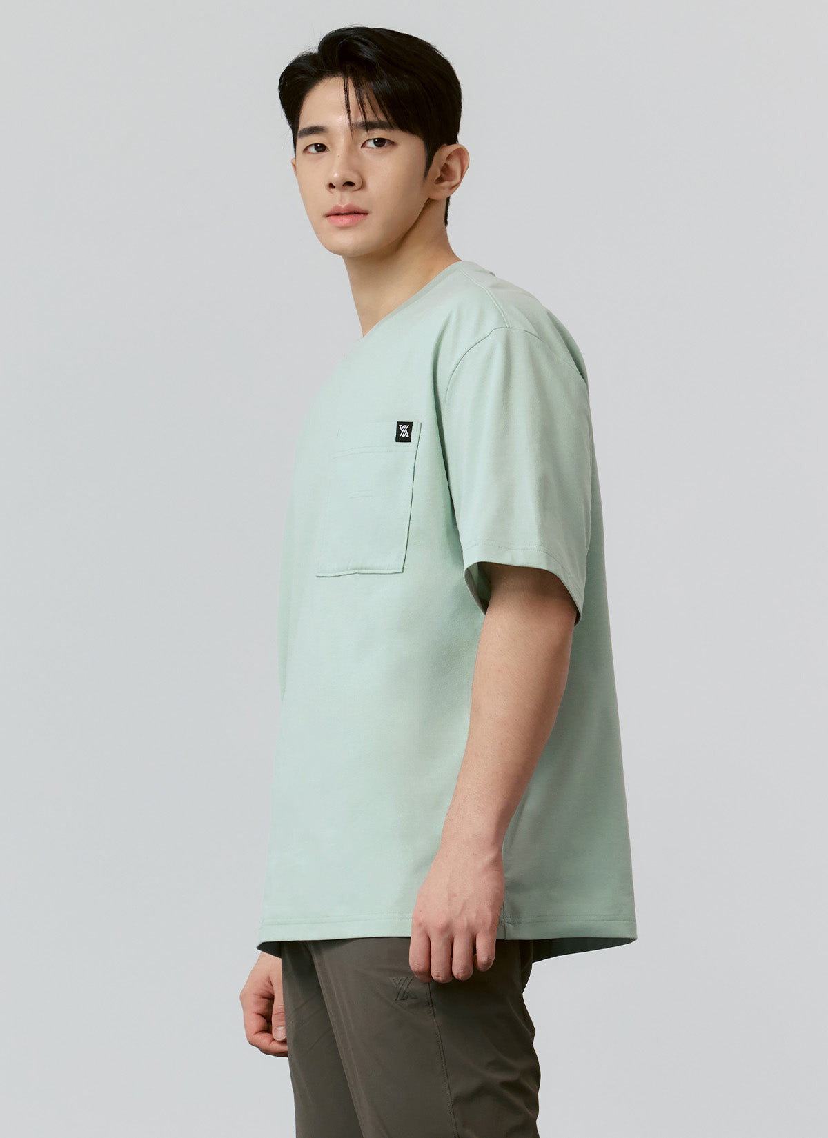 Cool Breeze Oversized Pocket Short Sleeve T-Shirt for Men - Casual Summer Comfort Shirt for Beach, Lounge & Outdoor Activities