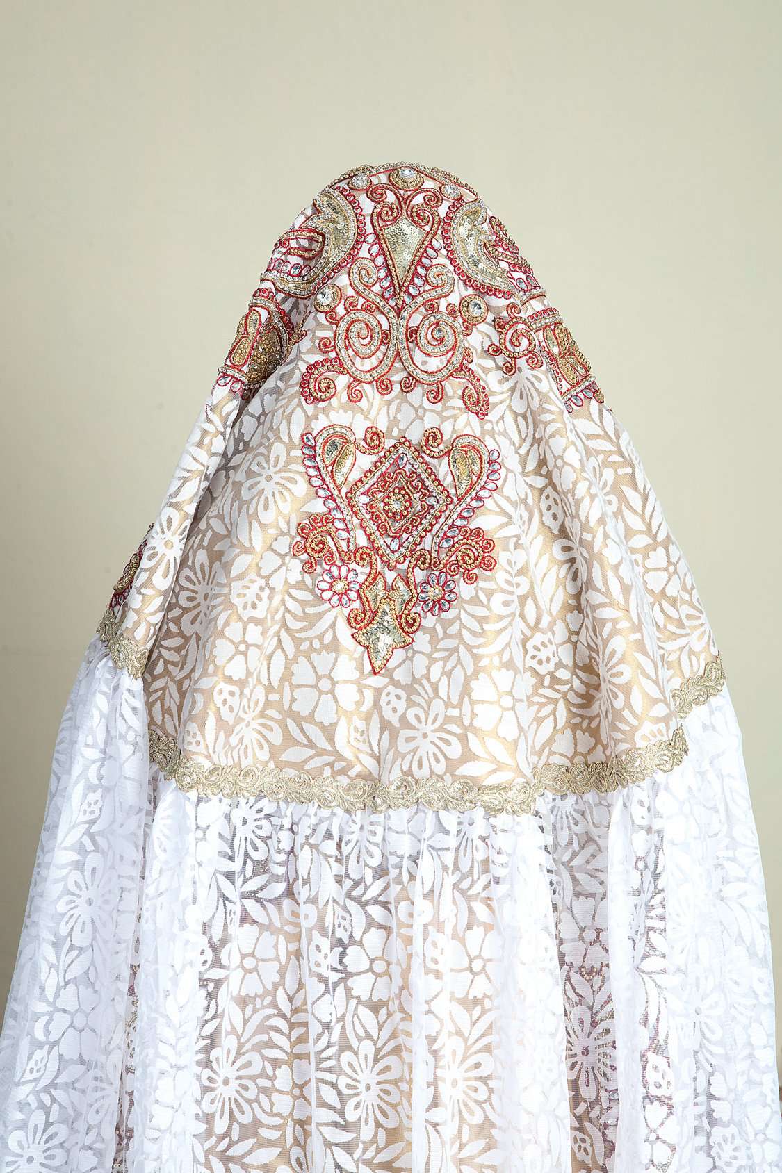 Exclusive Beige Moroccan Wedding Kaftan with Bell Sleeves & Hand-Beaded Veil | Elegant Bridal Gown for Boho Chic Ceremonies & Photoshoots