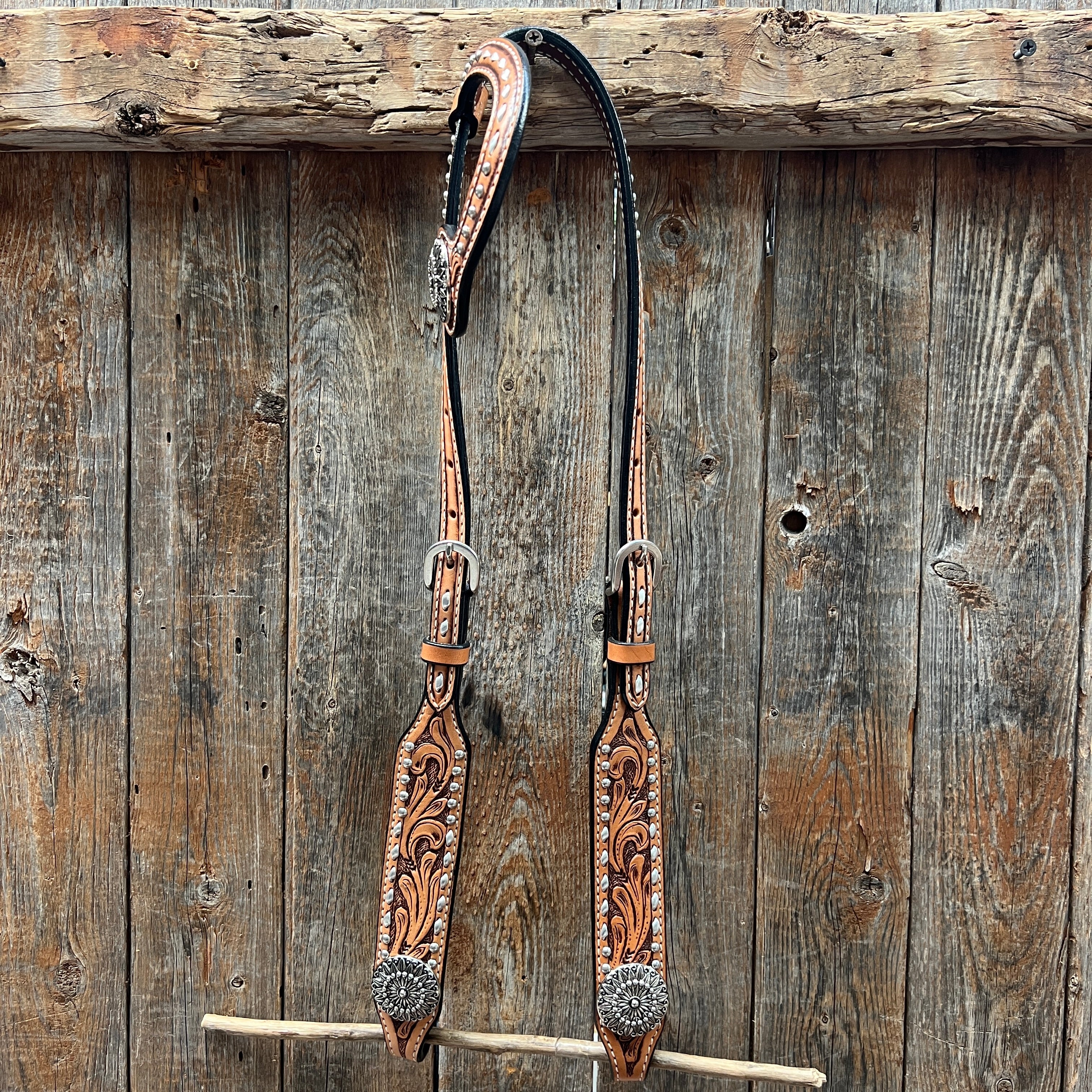 Premium Silver Buckstitch & Pinwheel Browband with One Ear & Breastcollar Tack Set #BBBC630 – Perfect for Western Horse Shows, Rodeos, and Equestrian Events