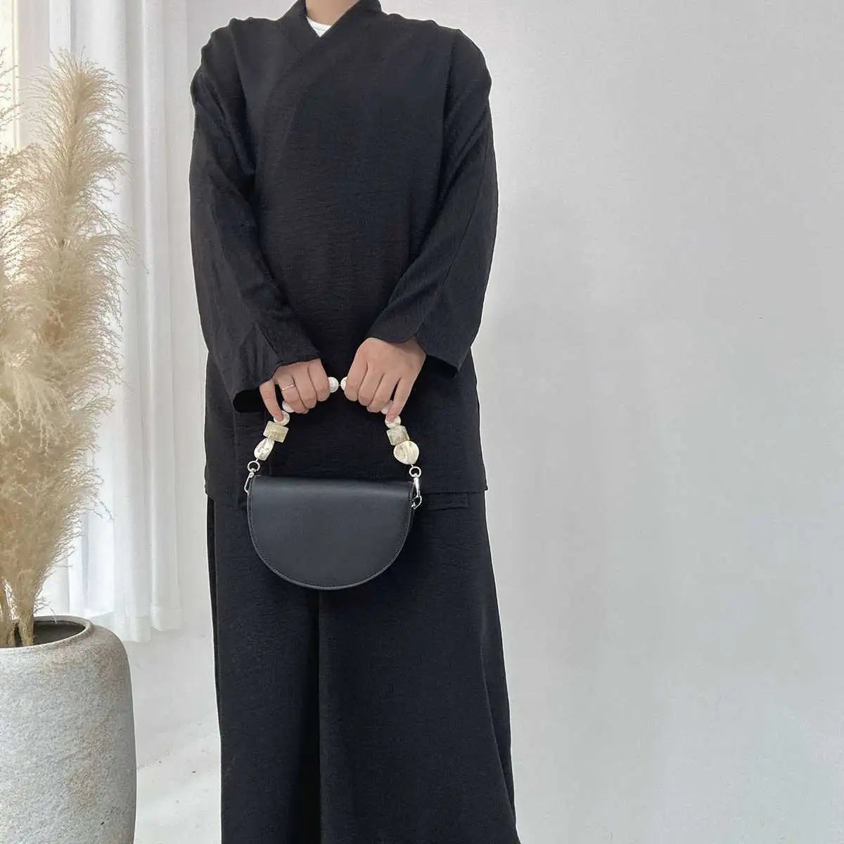 Elegant Muslim Women's Wrinkle-Free 2-Piece Skirt Suit Set with Modest Top & Flowy Skirt - Perfect for Prayer, Work & Special Occasions