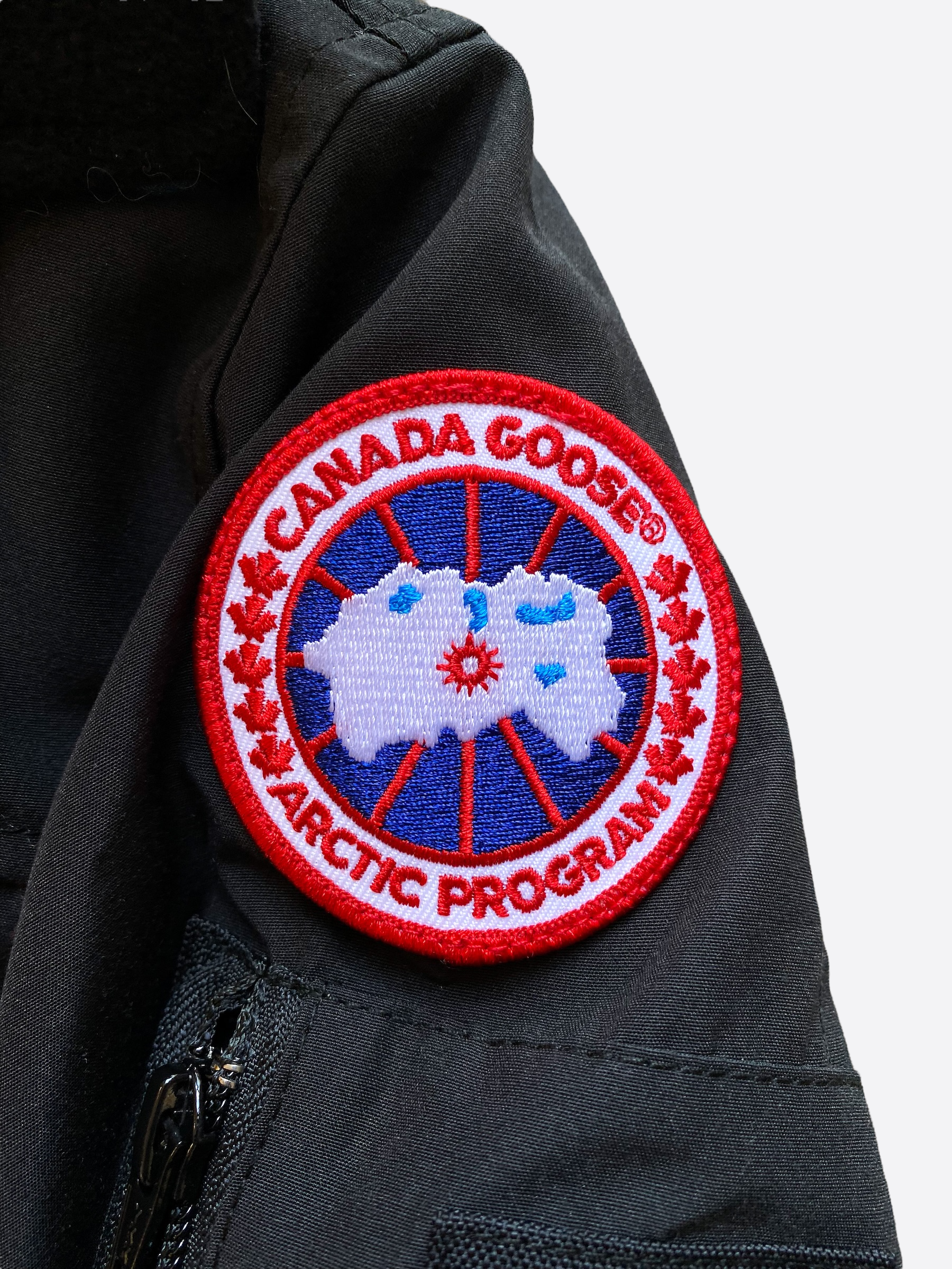 Canada Goose Black Montebello Women's Parka - Waterproof Winter Coat with Fur Trim Hood for Extreme Cold Weather - Perfect for Skiing, Snowboarding & Outdoor Adventures