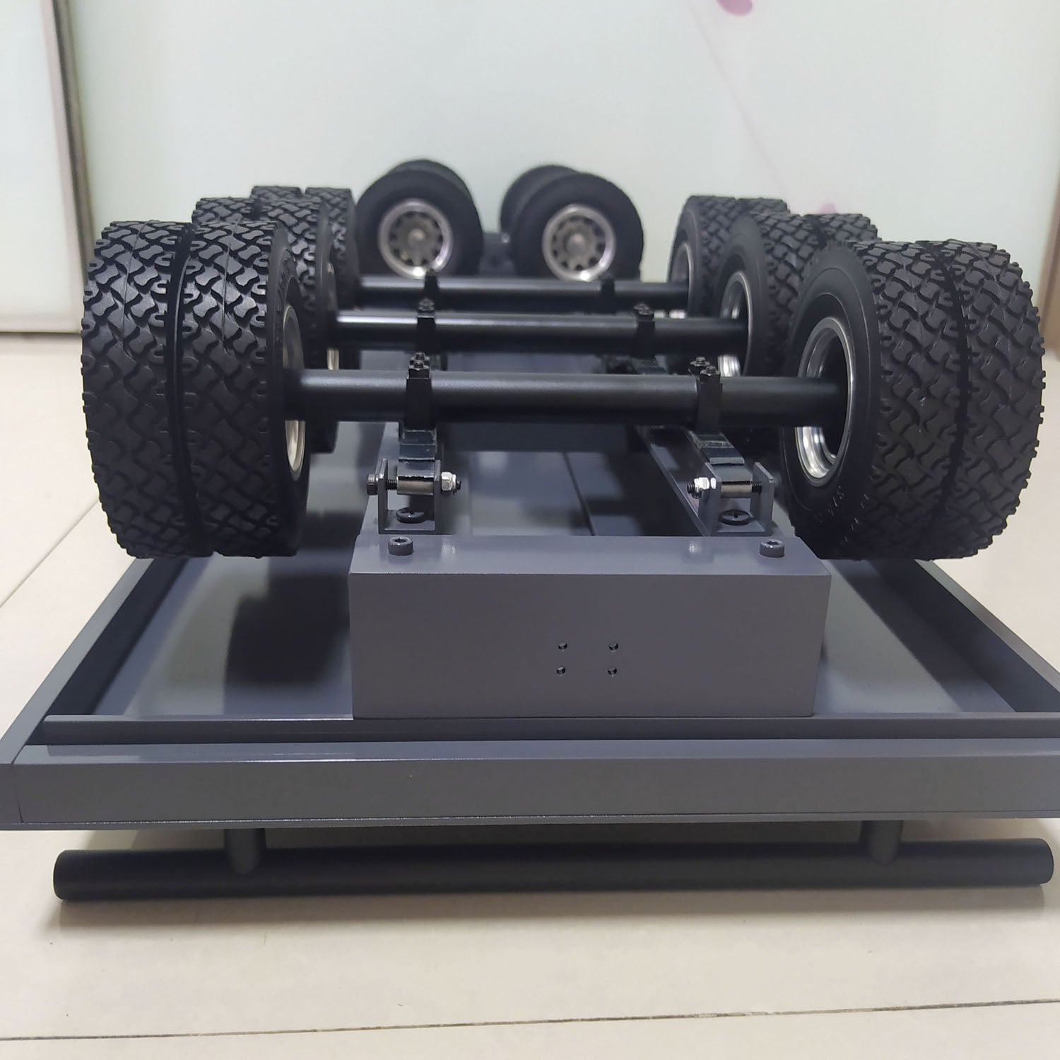 1/14 Scale RC Hydraulic Dump Truck Tractor - 5 Axle Metal Trailer for Radio Controlled Electric Car Simulation | Perfect for Hobbyists & Construction Model Enthusiasts | Great for Off-Road Play, Construction Site Dioramas & RC Racing Events