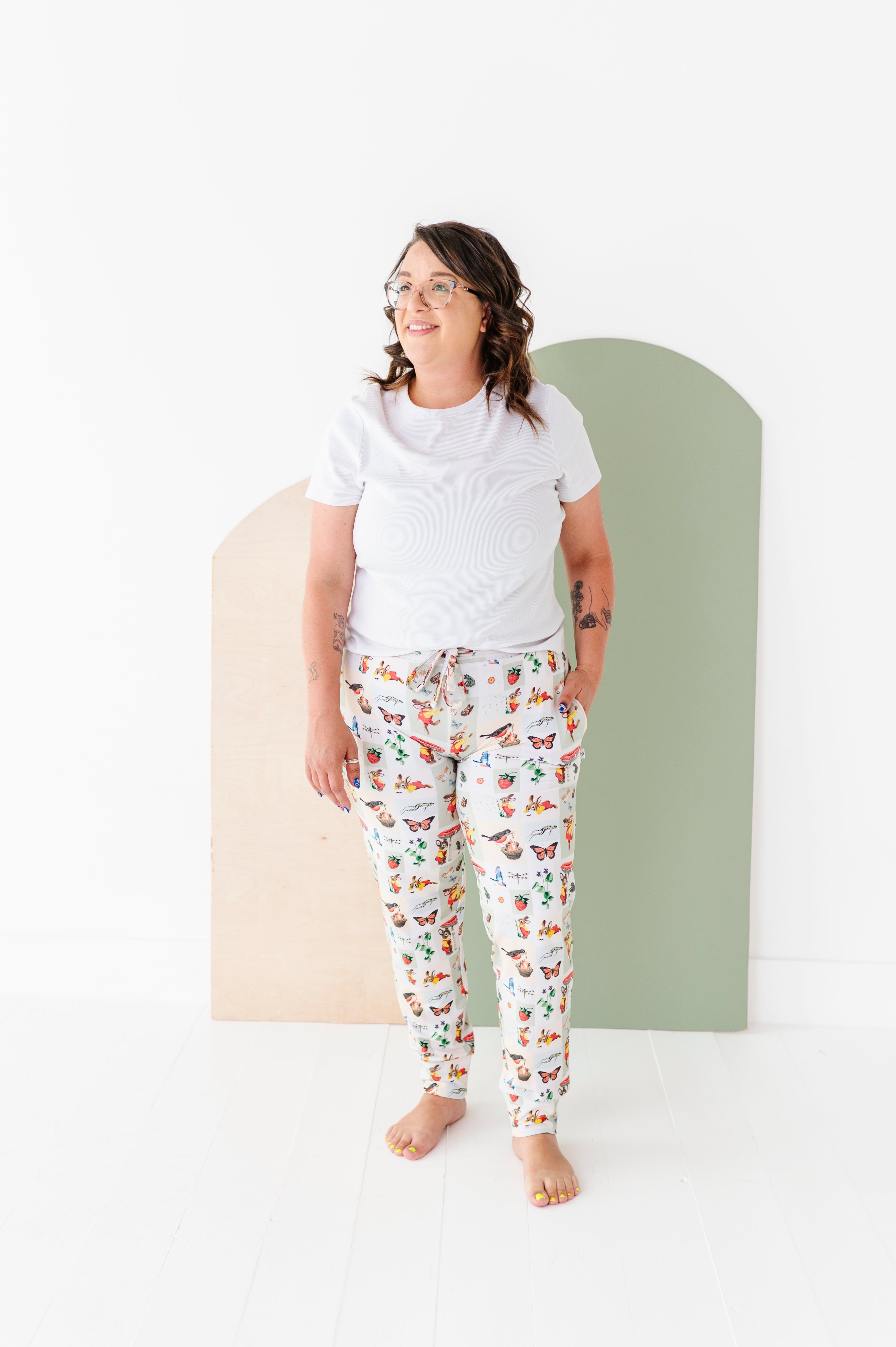 Richard Scarry's I Am A Bunny Sunny Days Adult Dreamwalker Joggers - Cozy Lounge Pants for Women, Cute Bunny Print Sleepwear & Casual Home Wear, Perfect for Relaxing, Yoga, and Bedtime Comfort